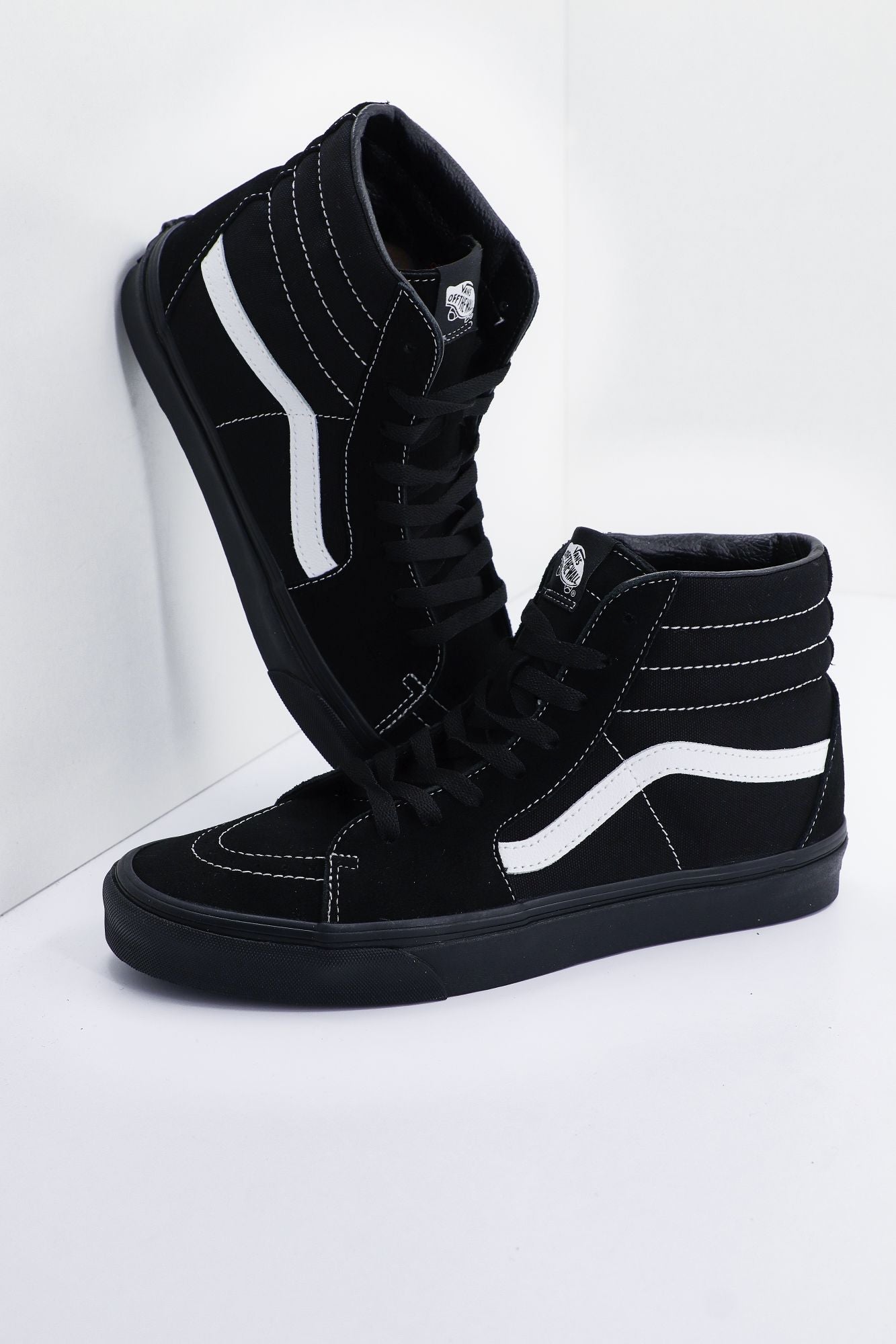 VANS UA SK8-HI en color NEGRO (4)