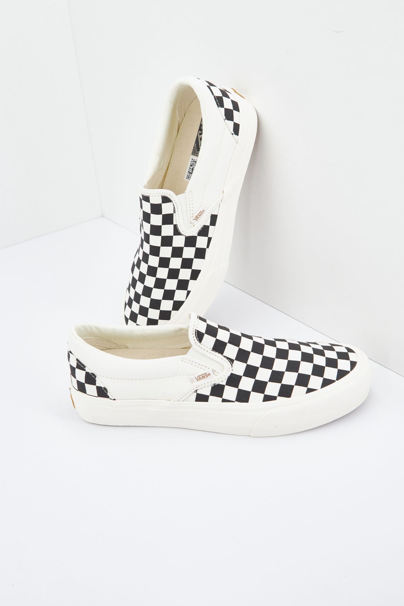 VANS SLIP-ON VR3 en color BLANCO (1)