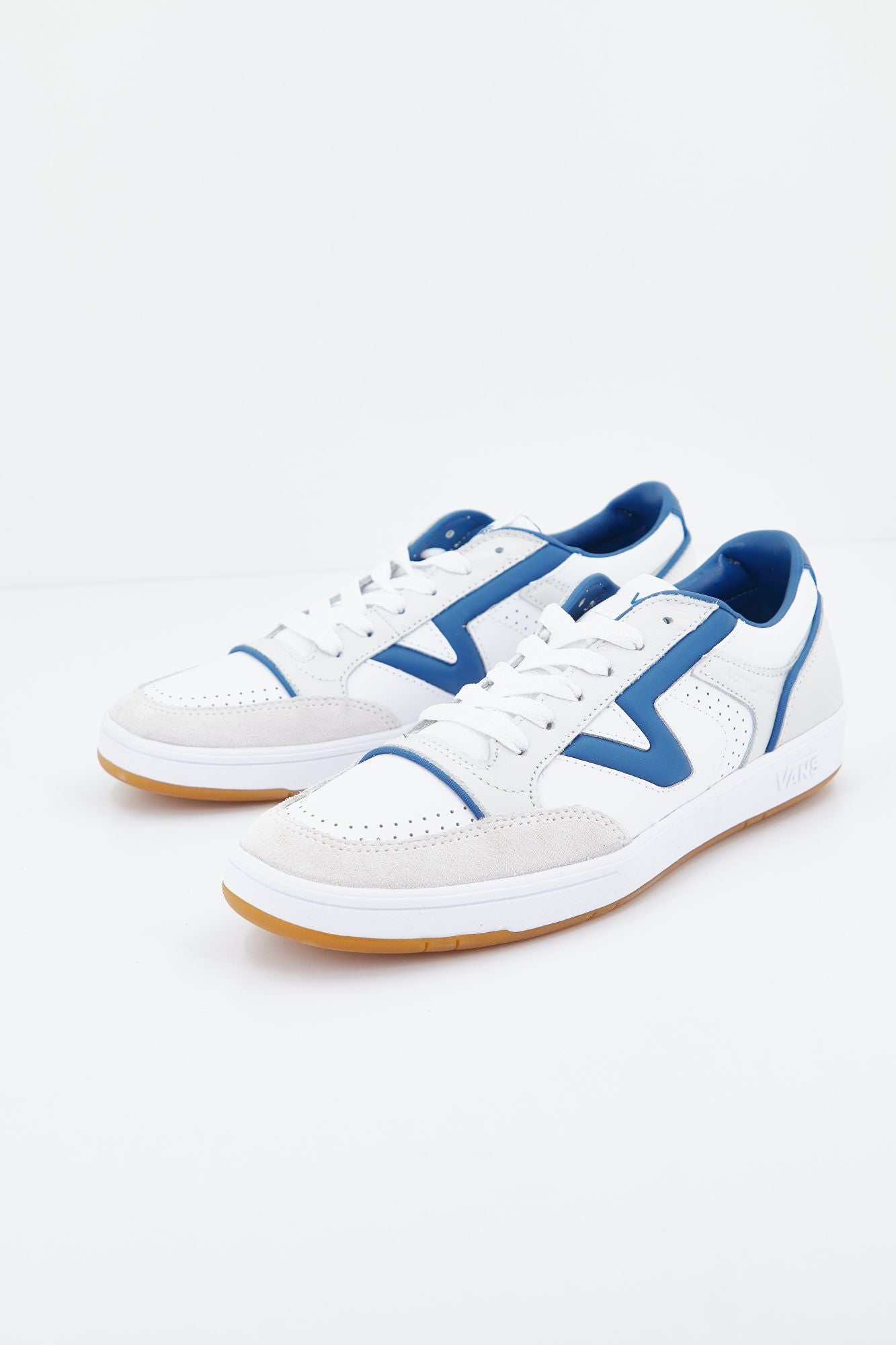 VANS LOWLAND CC JMP R en color BLANCO (1)