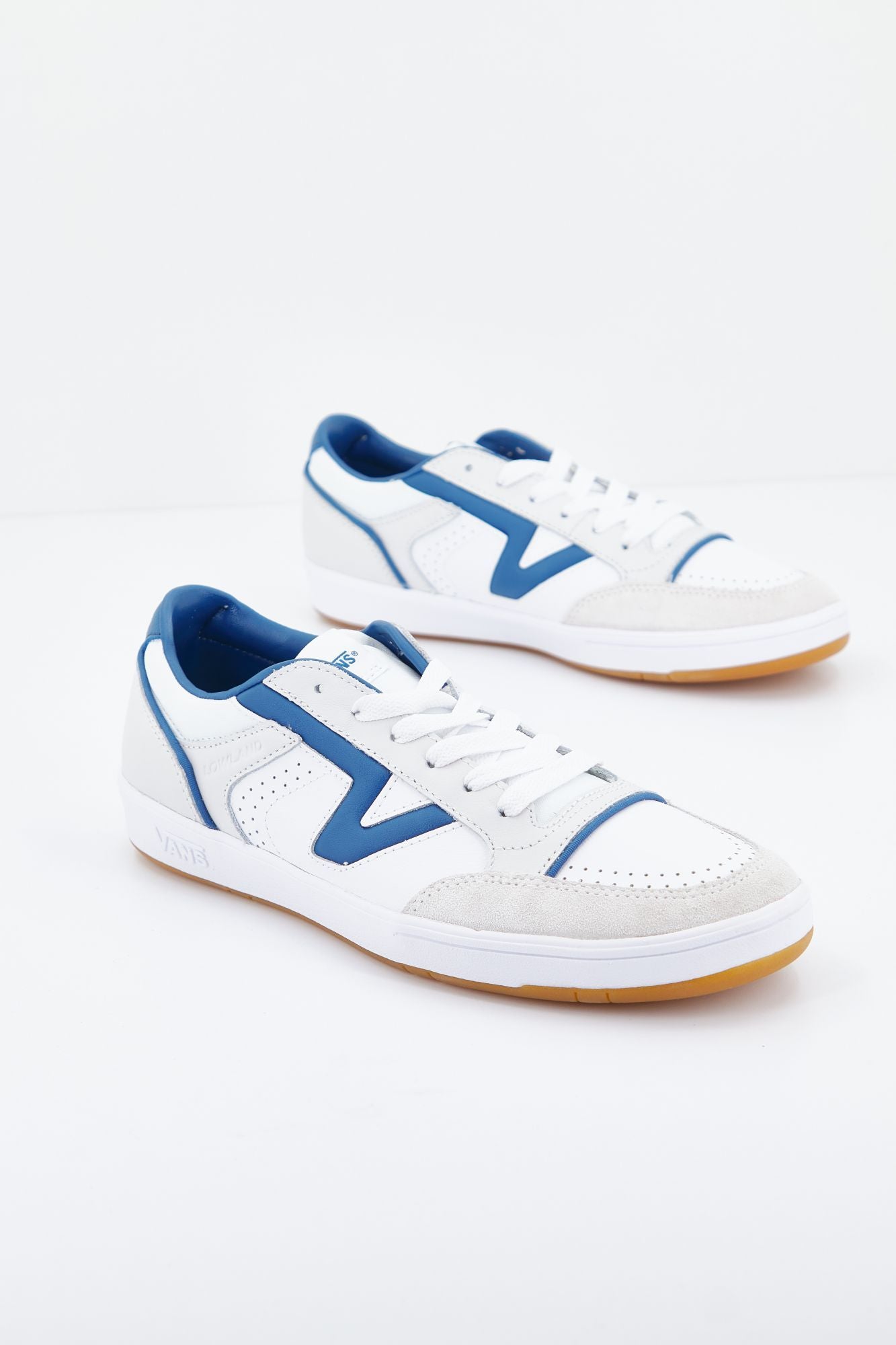 VANS LOWLAND CC JMP R en color BLANCO (2)