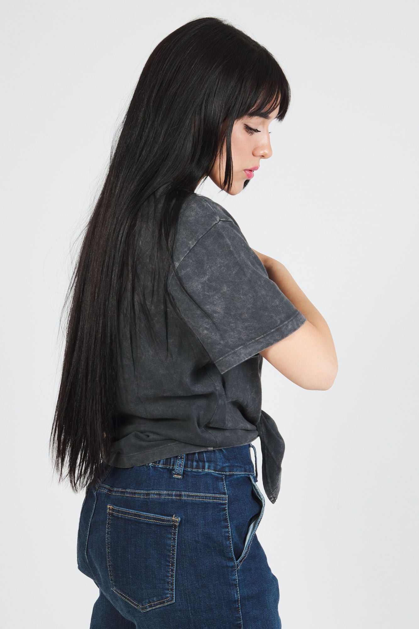 VANS JUNIOR V WASH KNOT TEE en color GRIS (3)