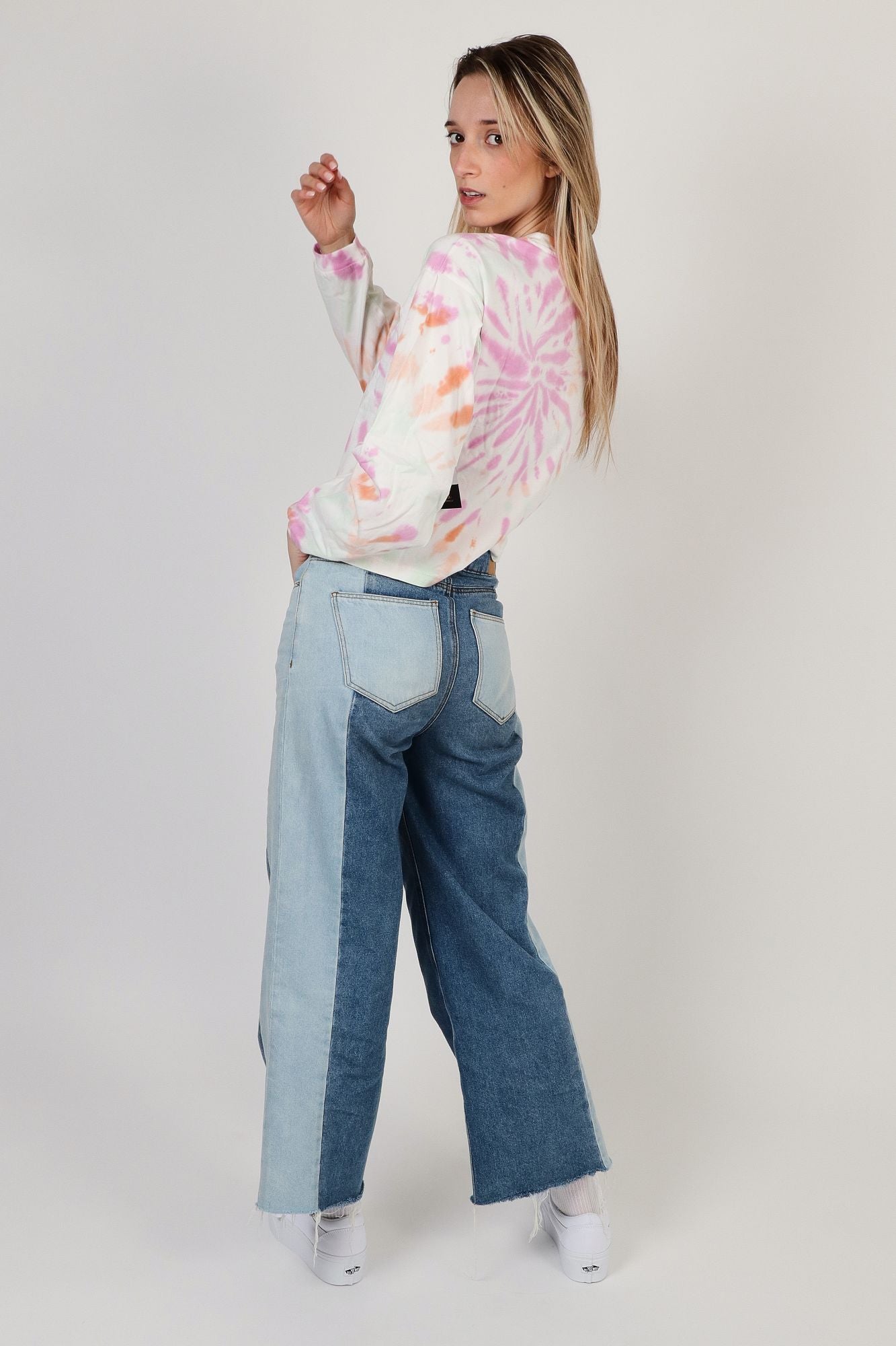 VANS GECKO RESORT WASH LS TOP en color BLANCO (4)