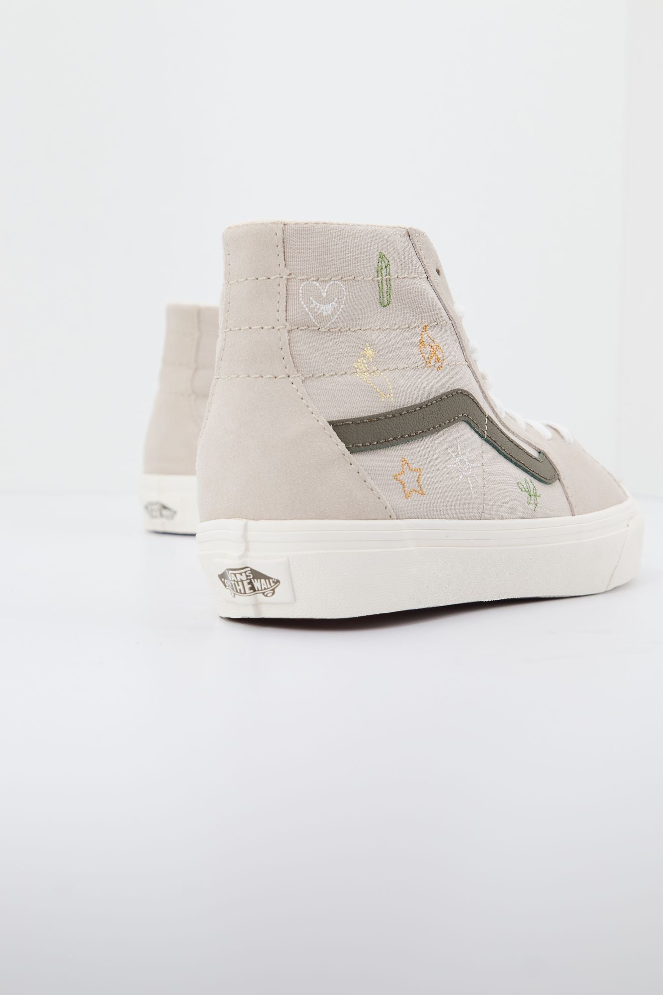 VANS SK8-HI TAPERED VR3 MYSTICAL EMBROIDERY en color BEIS (3)