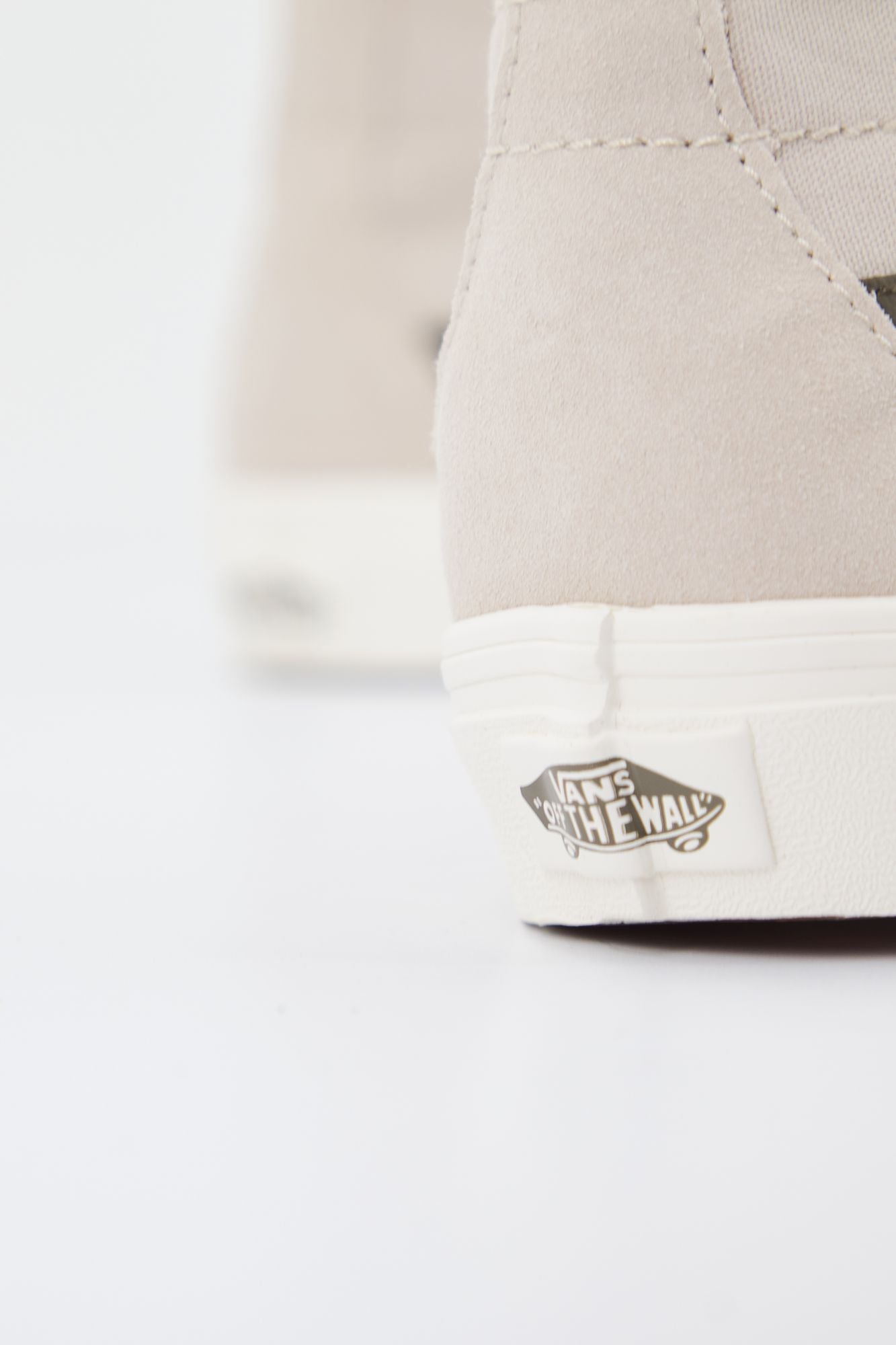 VANS SK8-HI TAPERED VR3 MYSTICAL EMBROIDERY en color BEIS (4)