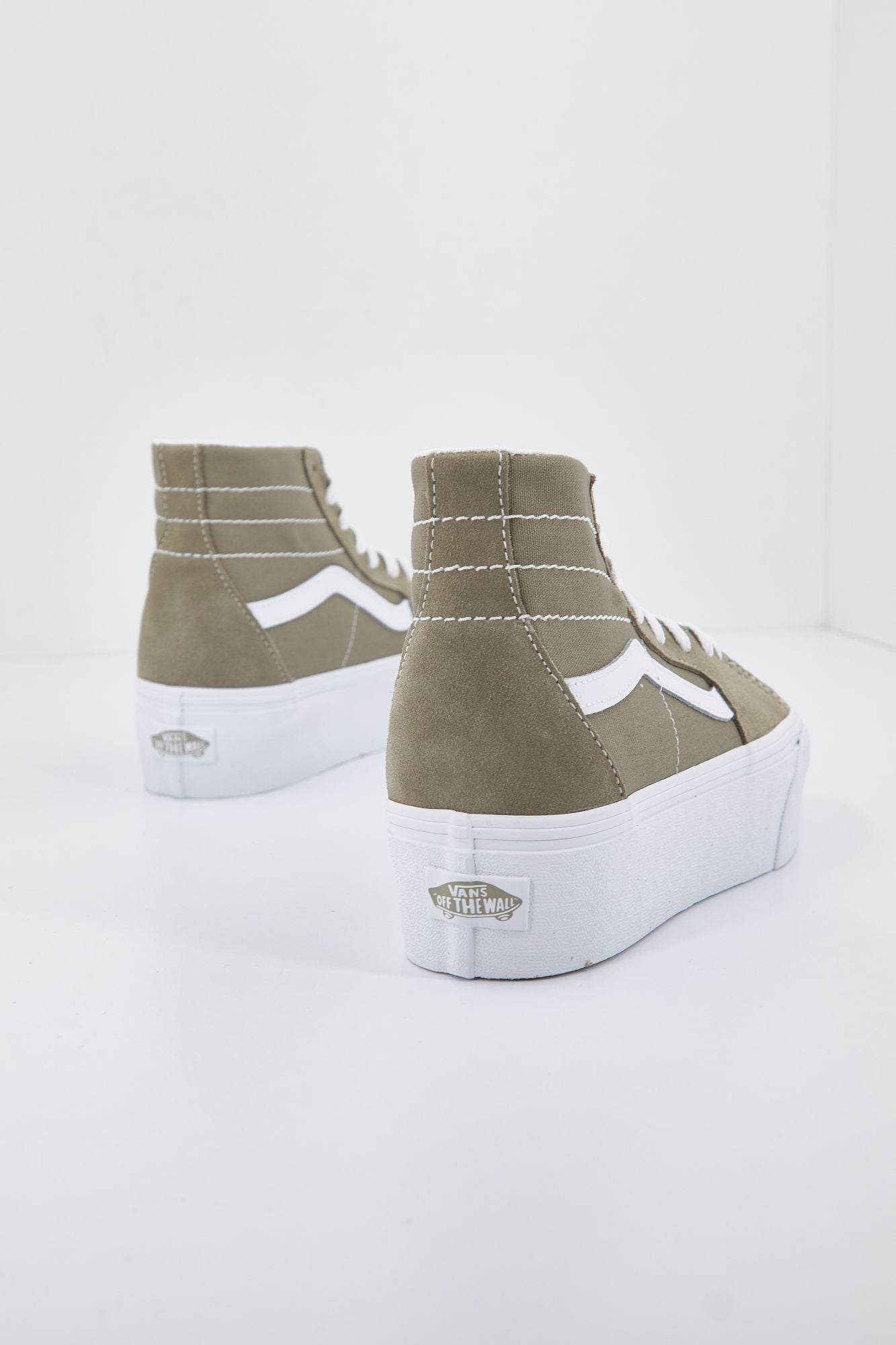 VANS SK8-HI TAPERED STACKFORM en color GRIS (2)