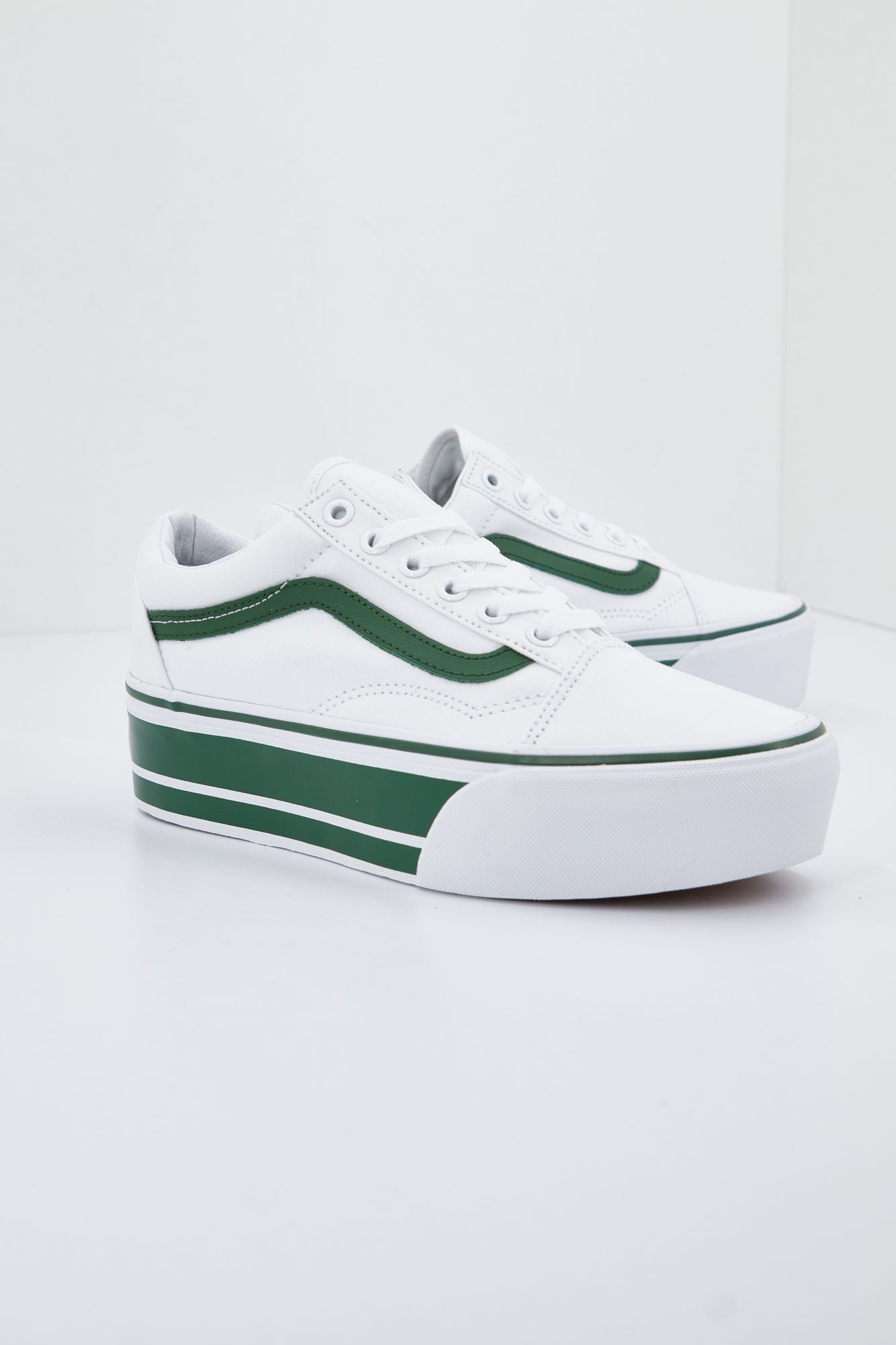 VANS OLD SKOOL STACKFORM en color BLANCO (1)