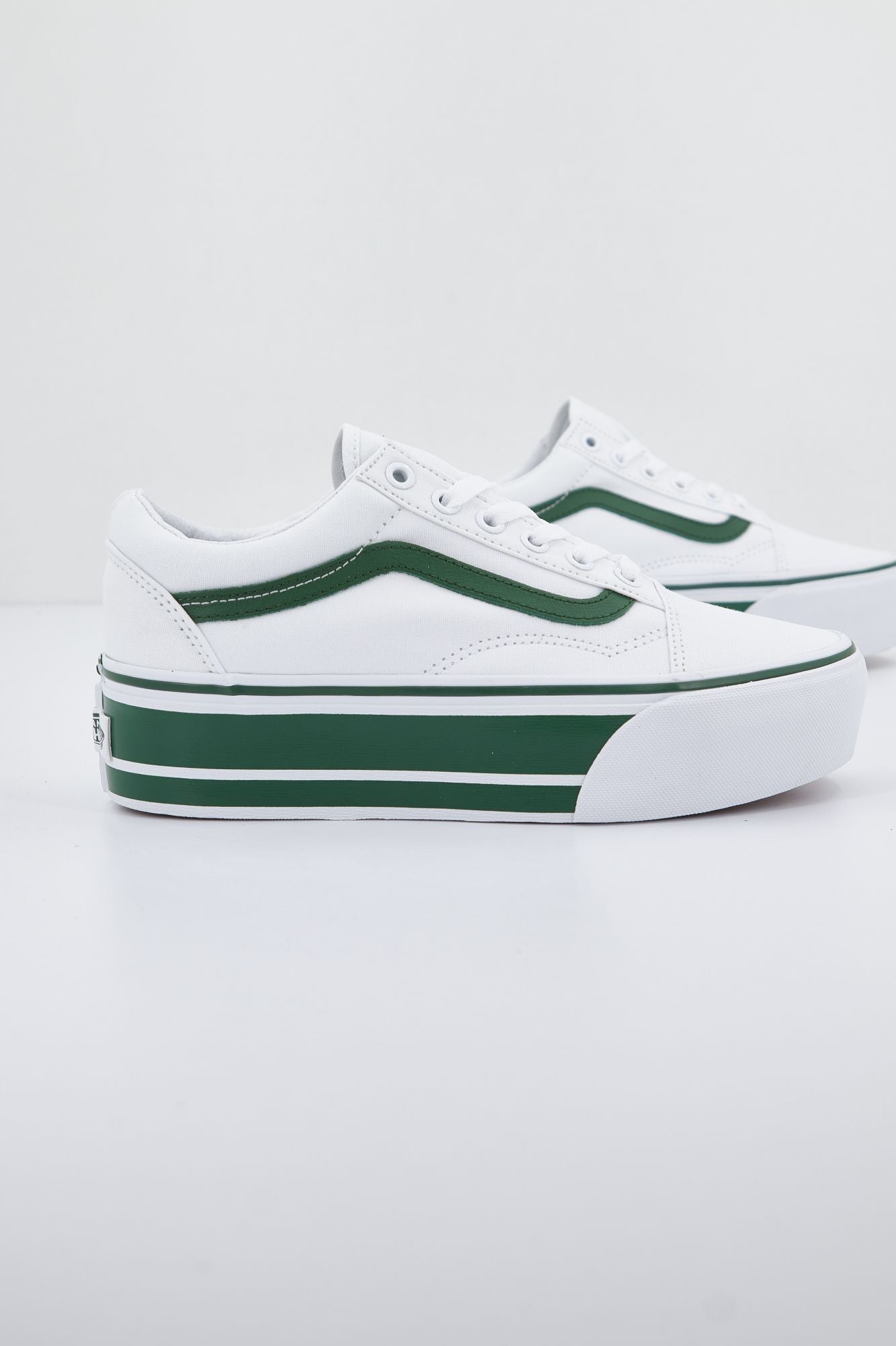 VANS OLD SKOOL STACKFORM en color BLANCO (2)