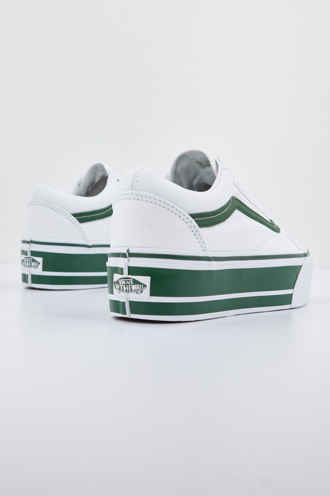 VANS OLD SKOOL STACKFORM en color BLANCO (3)