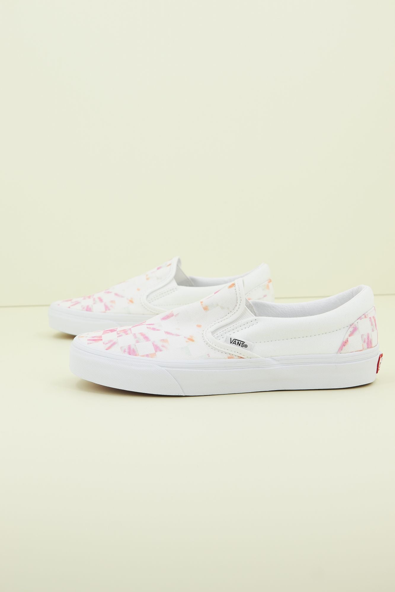 VANS CLASSIC SLIP-ON AURA CHECKERBOARD en color BLANCO (2)