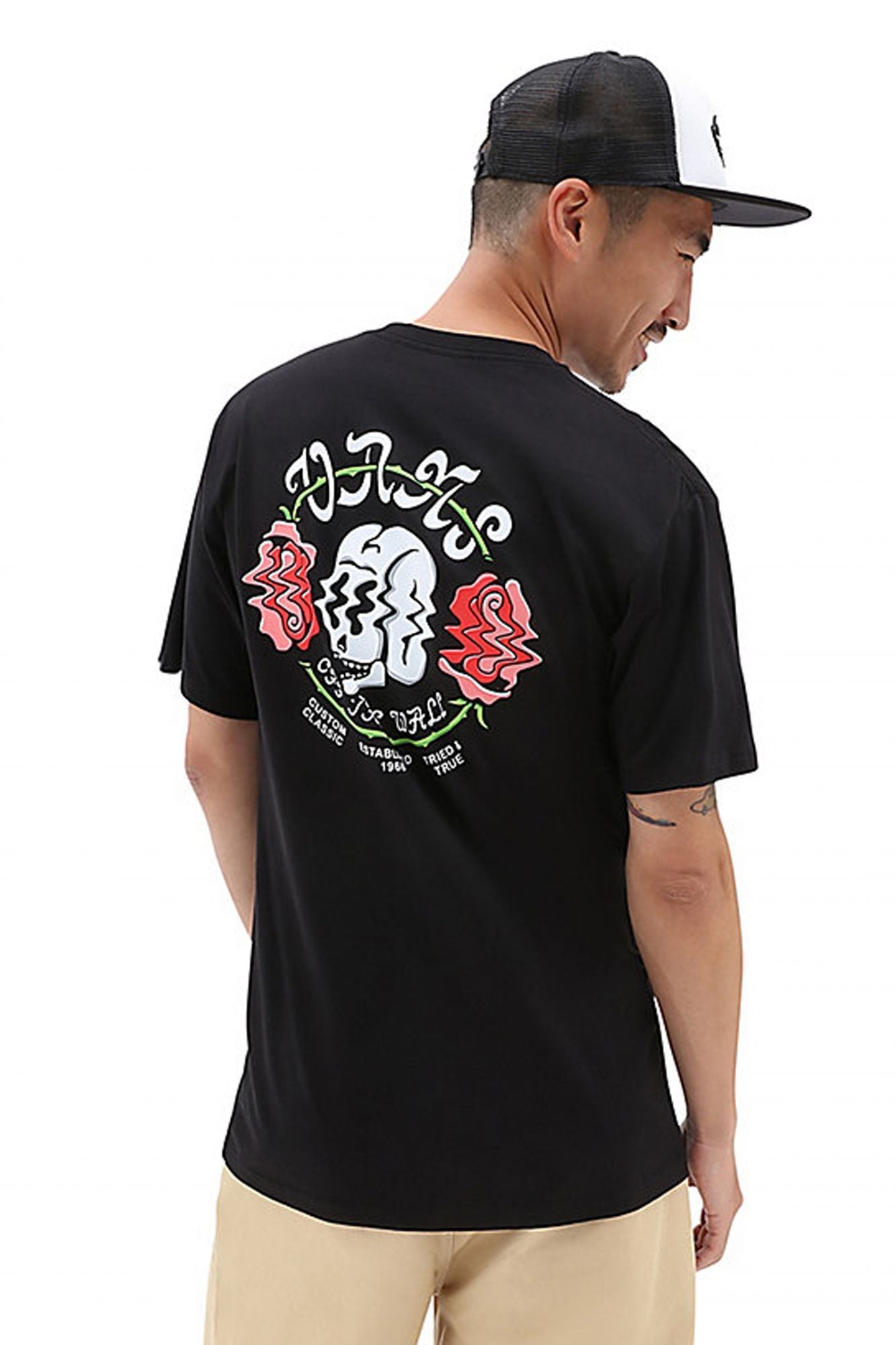 VANS SHAKEN SKULL SS TEE en color NEGRO (3)