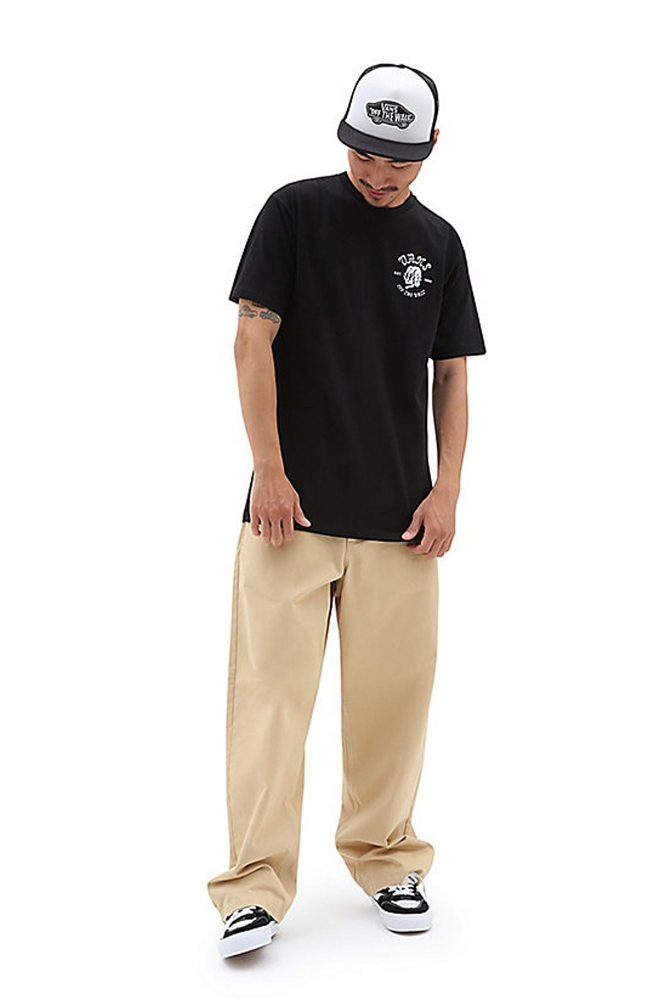 VANS SHAKEN SKULL SS TEE en color NEGRO (4)