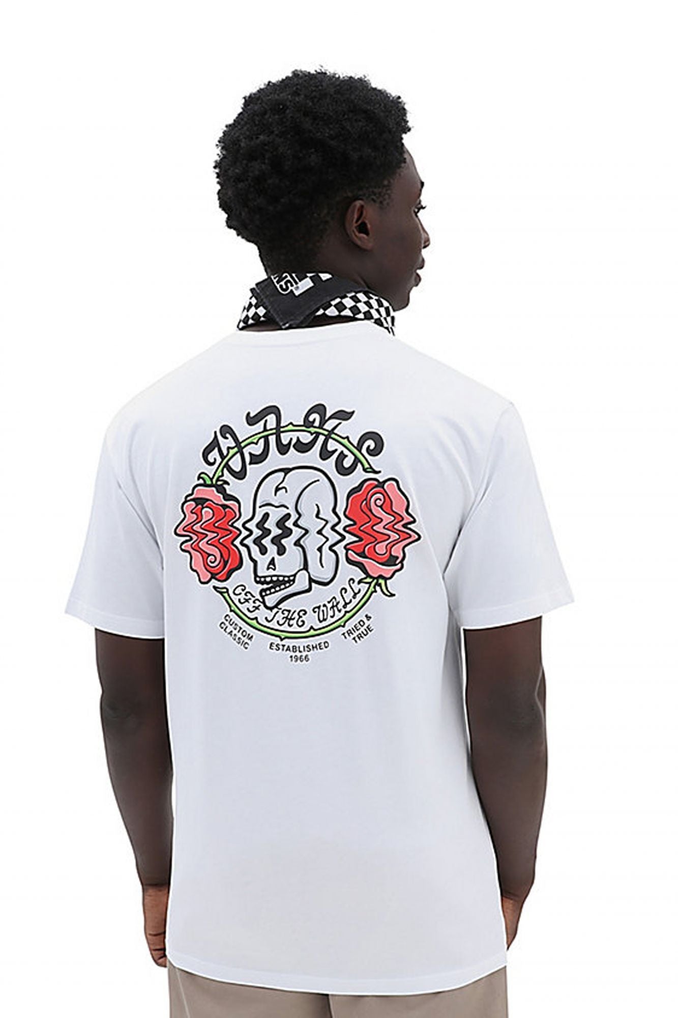 VANS SHAKEN SKULL SS TEE en color BLANCO (3)