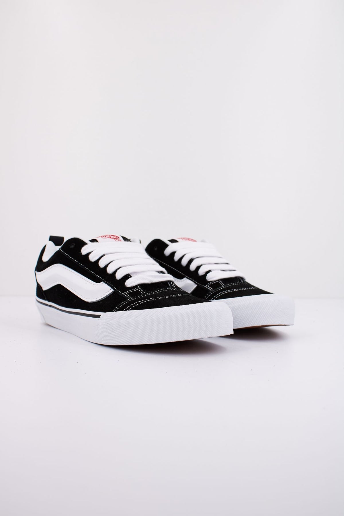 VANS KNU SKOOL VN0009QC6BT en color NEGRO (2)