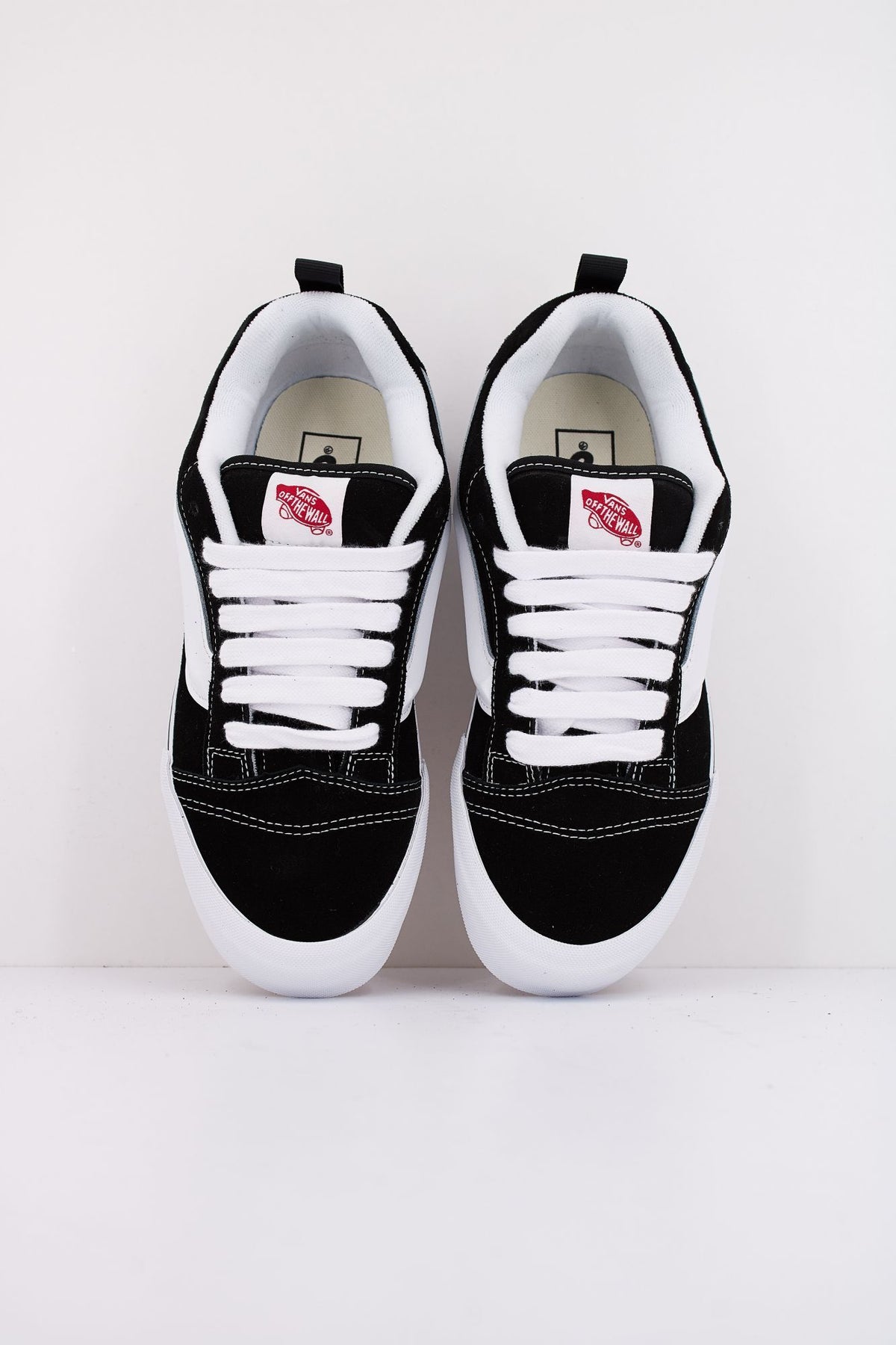 VANS KNU SKOOL VN0009QC6BT en color NEGRO (4)
