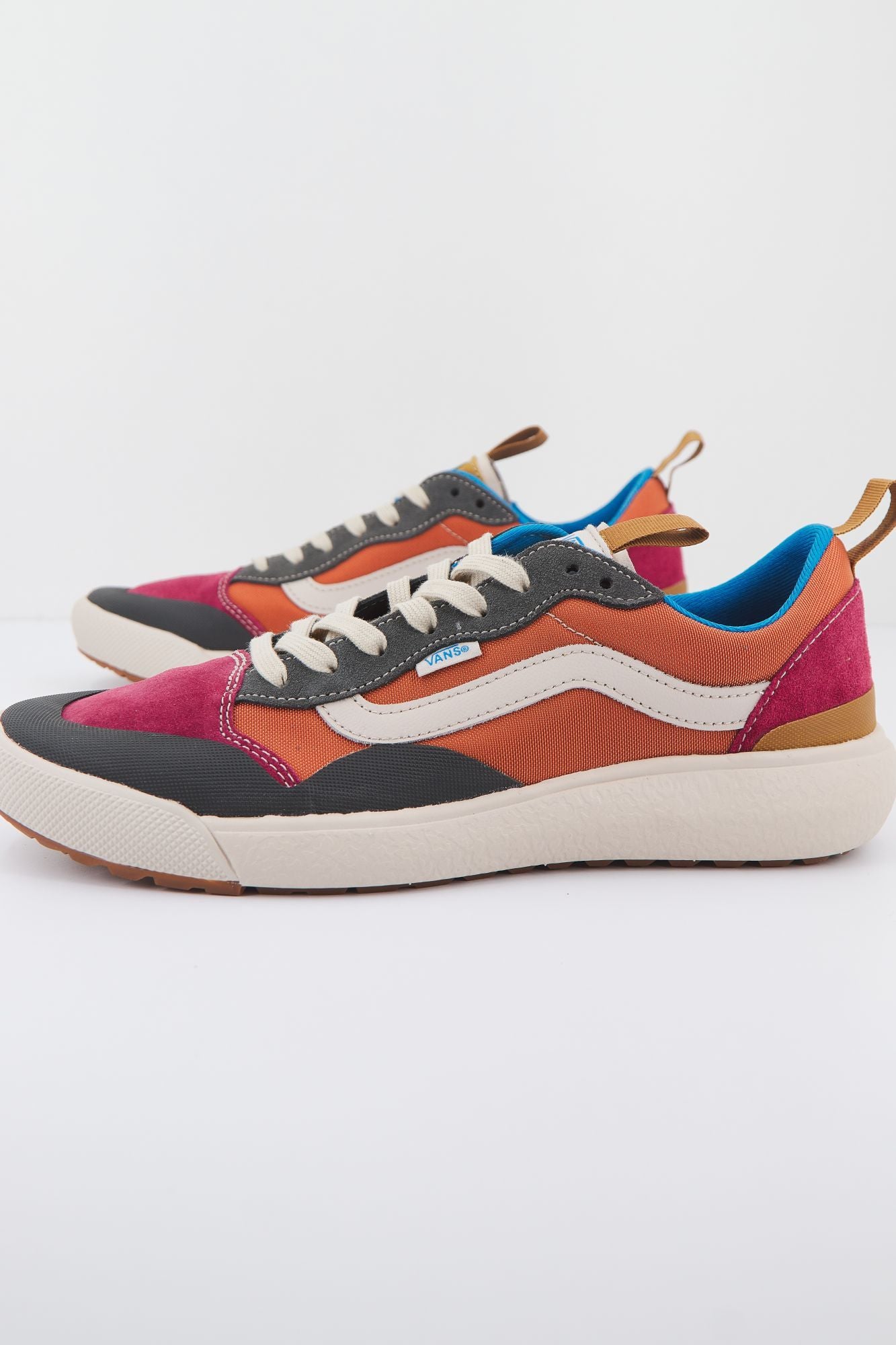 VANS ULTRARANGE EXO en color ROJO (2)