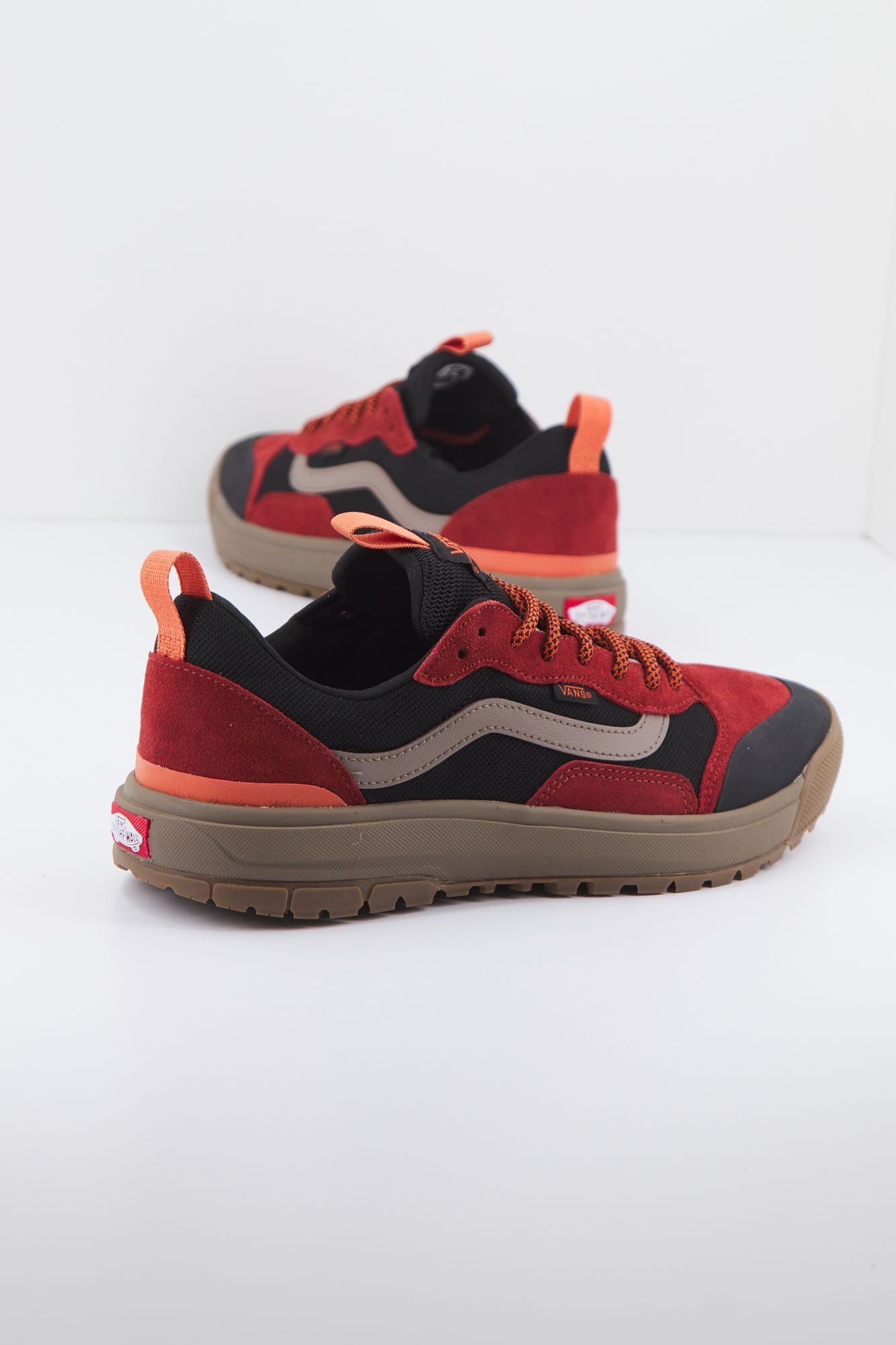 VANS ULTRARANGE EXO WW-MTE-1 en color BURDEOS (2)