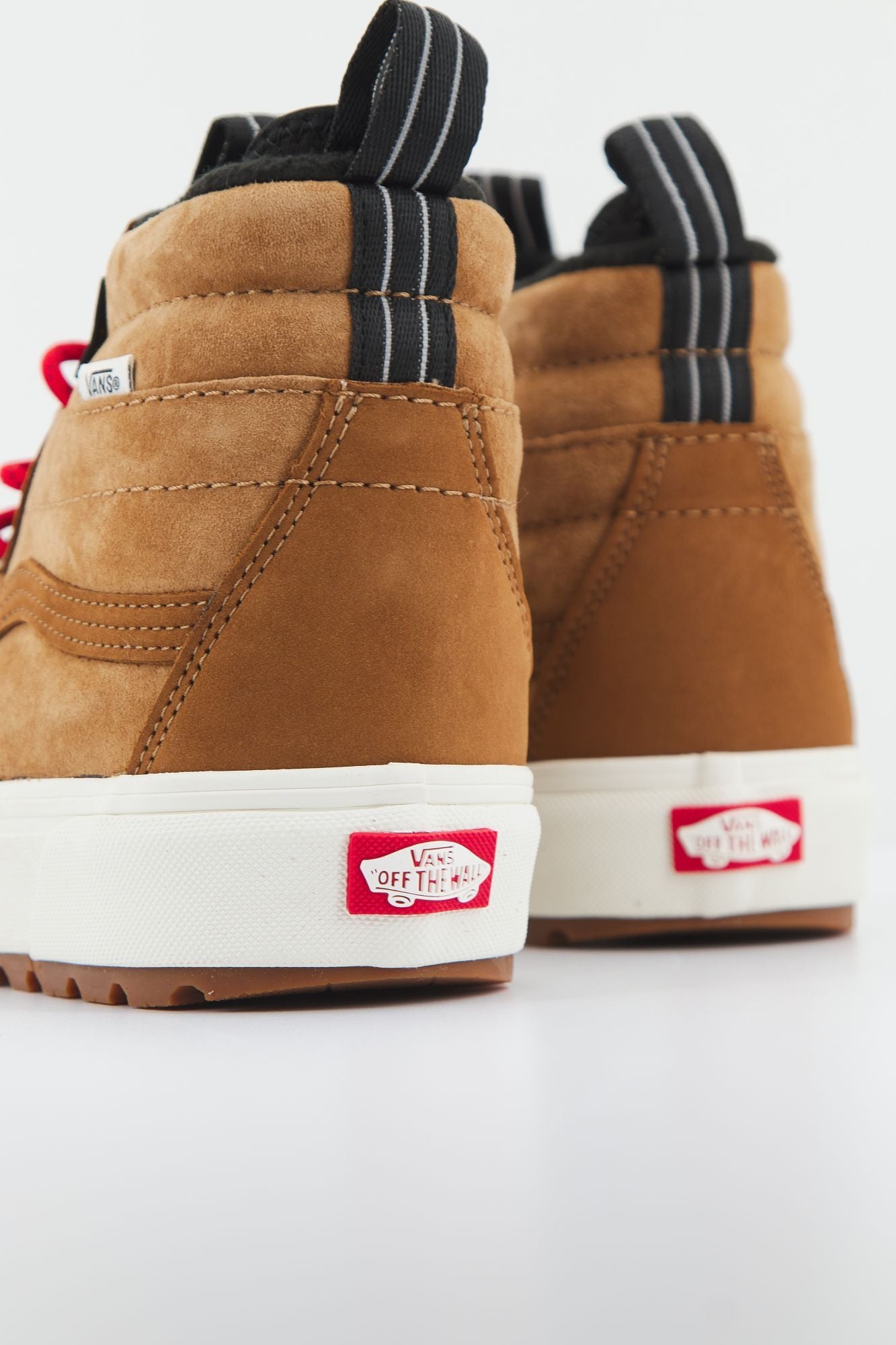 VANS UA SK8-HI MTE-2 en color MARRON (3)