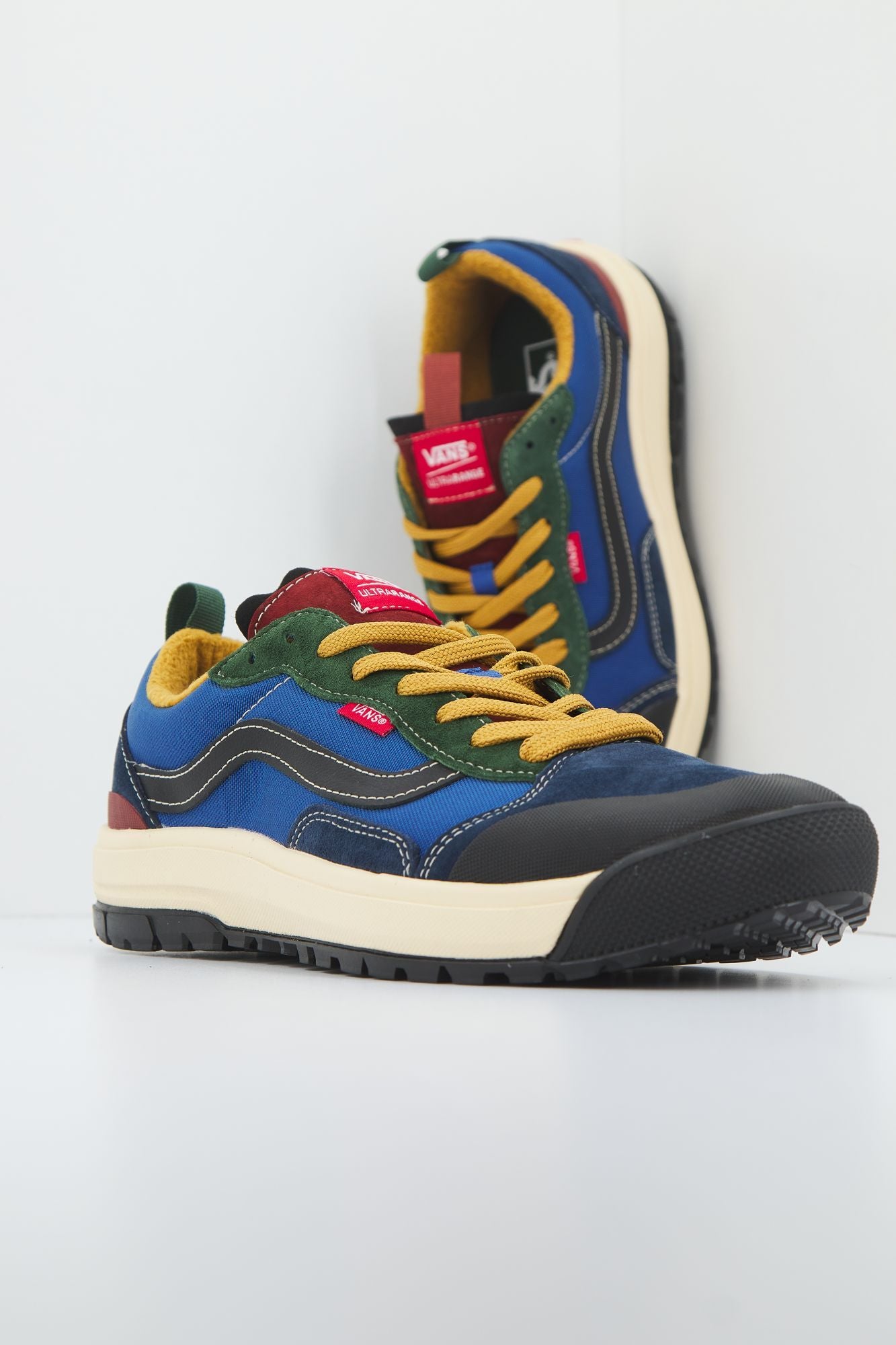 VANS UA ULTRARANGE EXO MTE- en color AZUL (1)