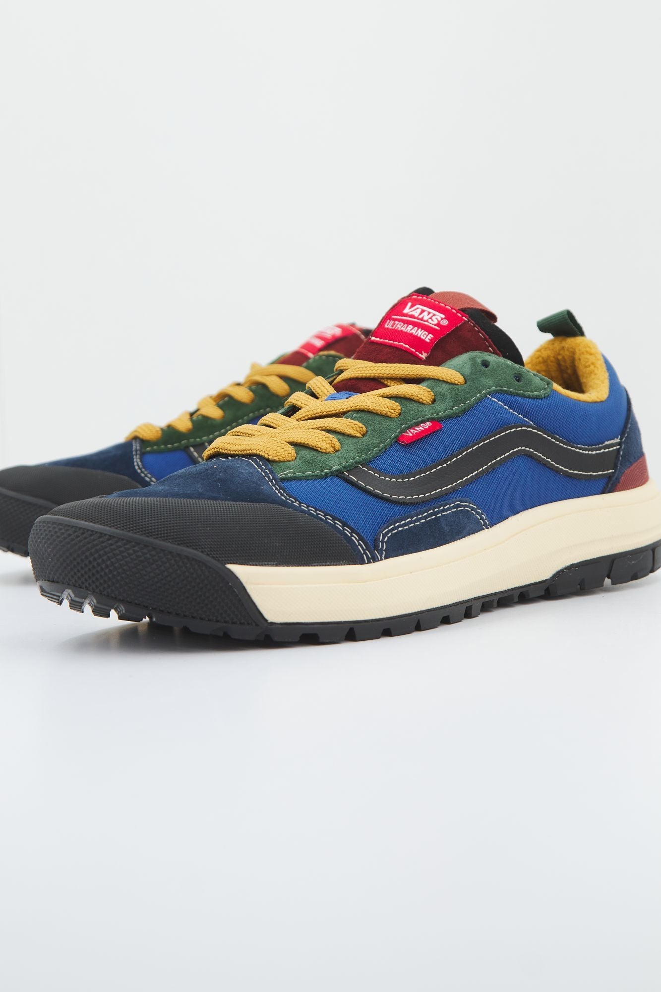 VANS UA ULTRARANGE EXO MTE- en color AZUL (2)