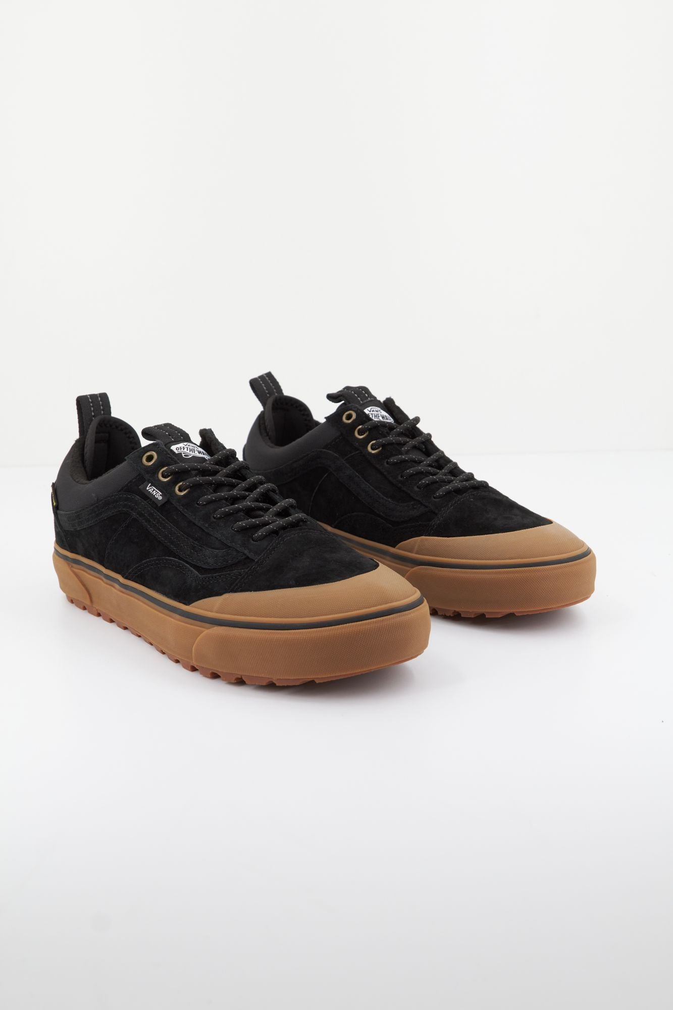 VANS OLD SKOOL MTE-2 en color NEGRO (1)