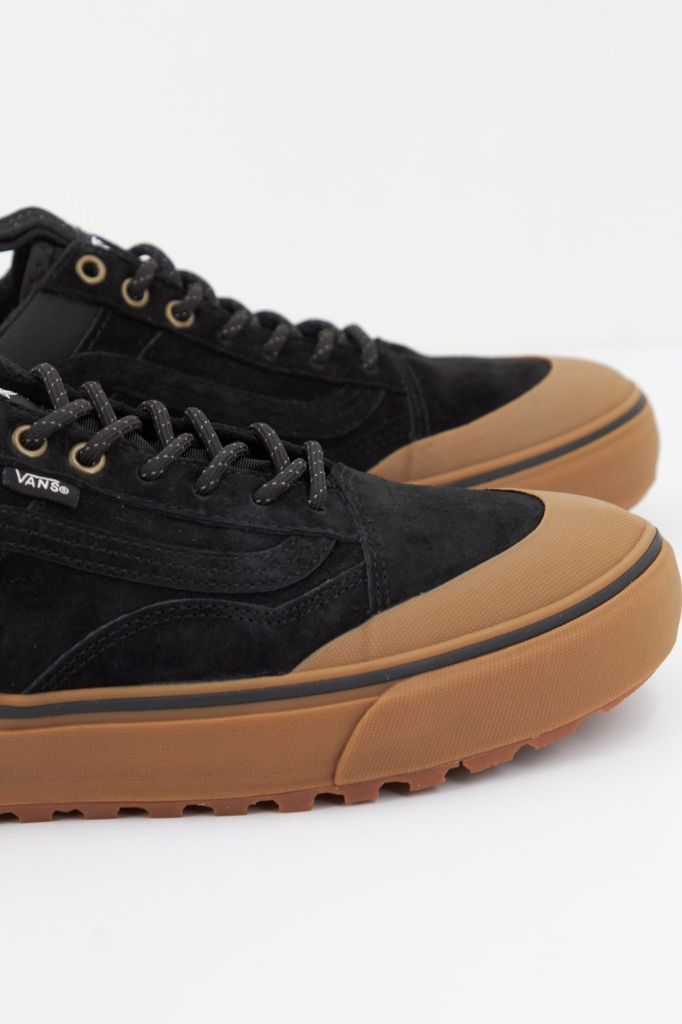 VANS OLD SKOOL MTE-2 en color NEGRO (4)