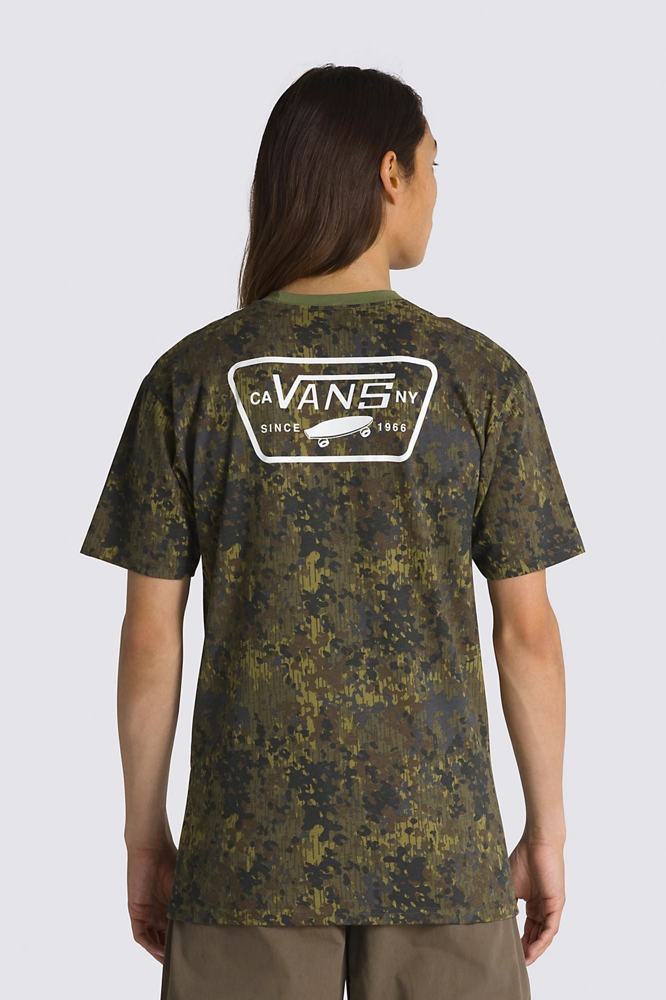 VANS FULL PATCH BACK SS TEE en color VERDE (3)