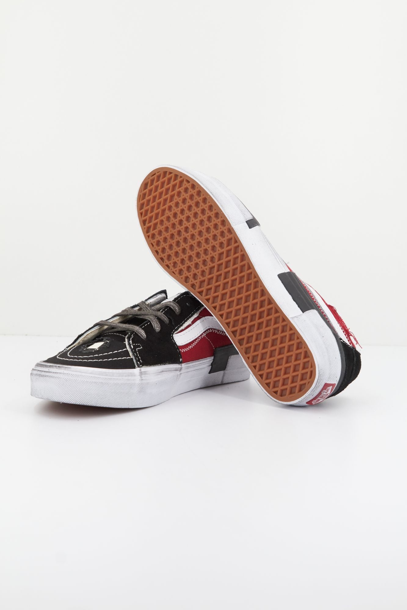 VANS SK8-LOW RECONSTRUCT en color NEGRO (4)