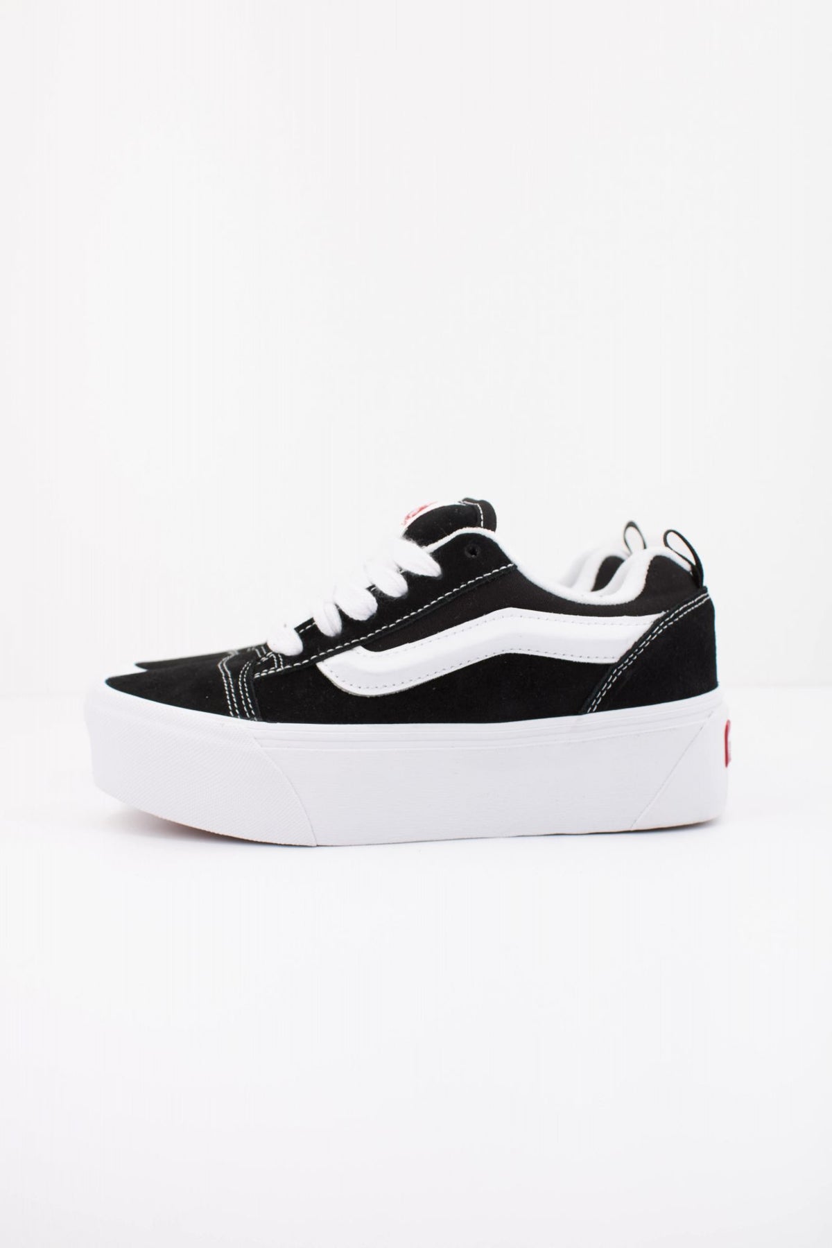 VANS KNU STACK VN000CP66BT en color NEGRO (1)