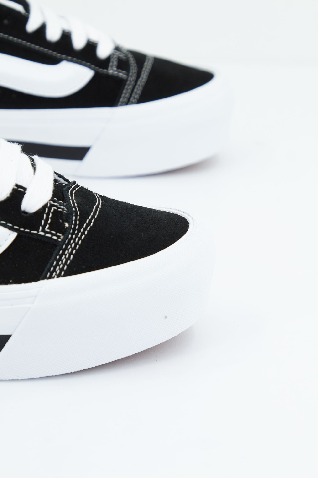 VANS KNU STACK en color NEGRO (3)