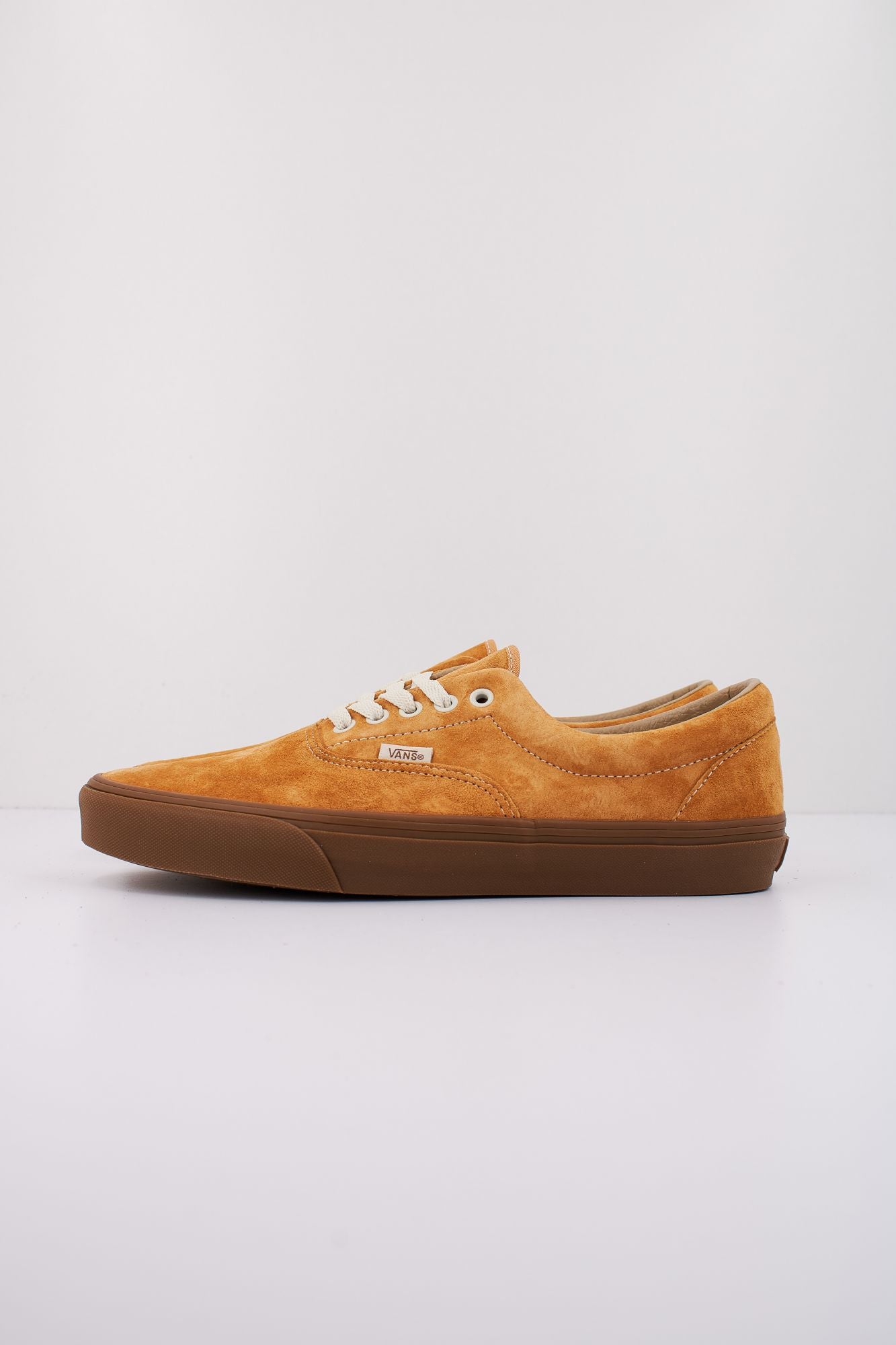 VANS ERA PIG SUEDE en color AMARILLO (1)