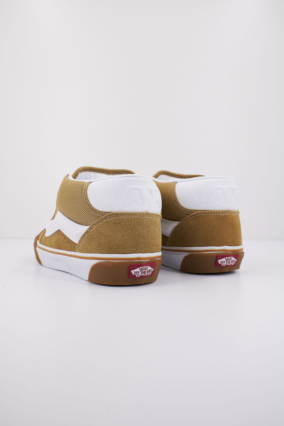 VANS KNU MID VN000CQ95SM1 en color MARRON CLARO (3)