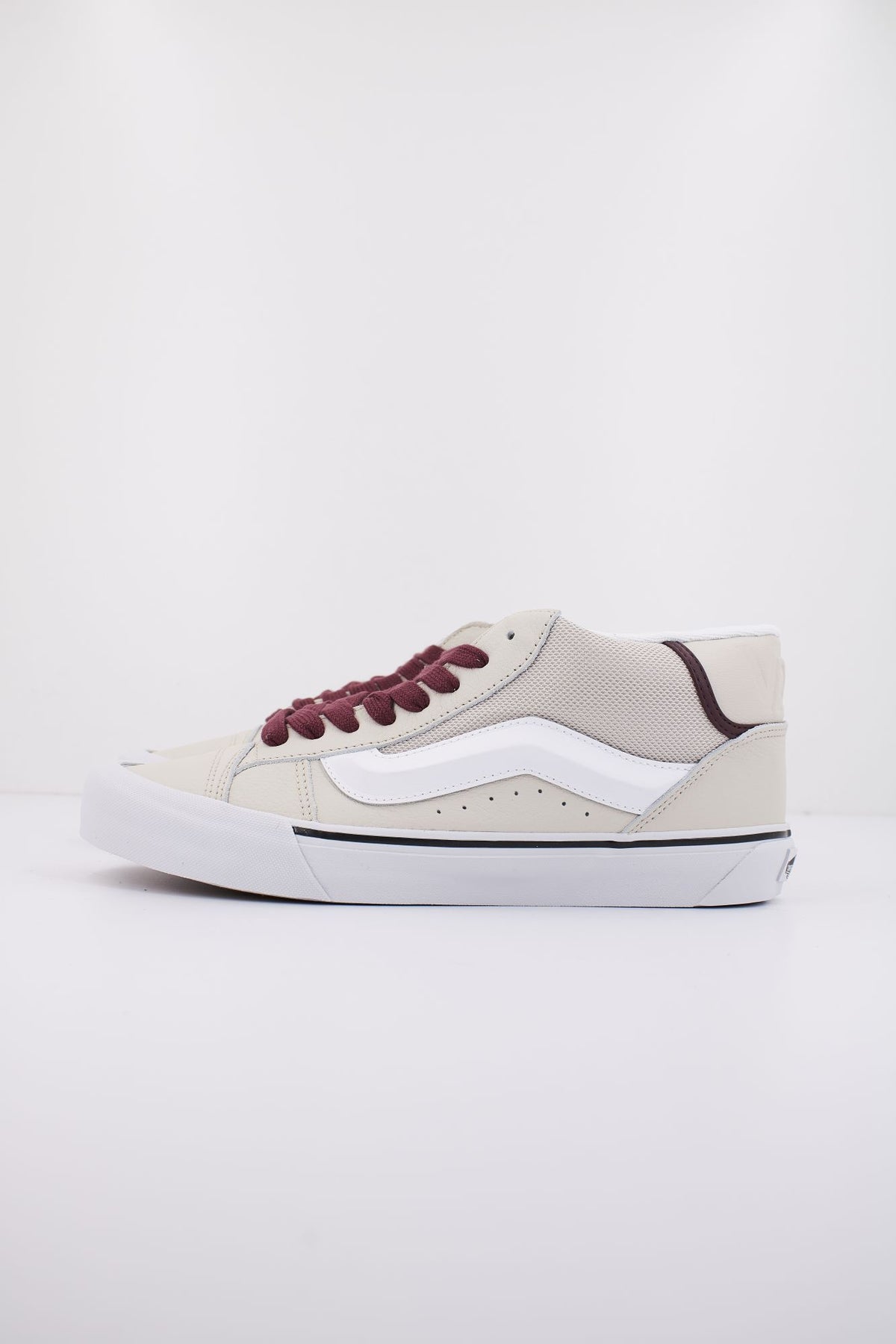 VANS KNU MID UTILITY VN000CQ9J921 en color BEIS (1)