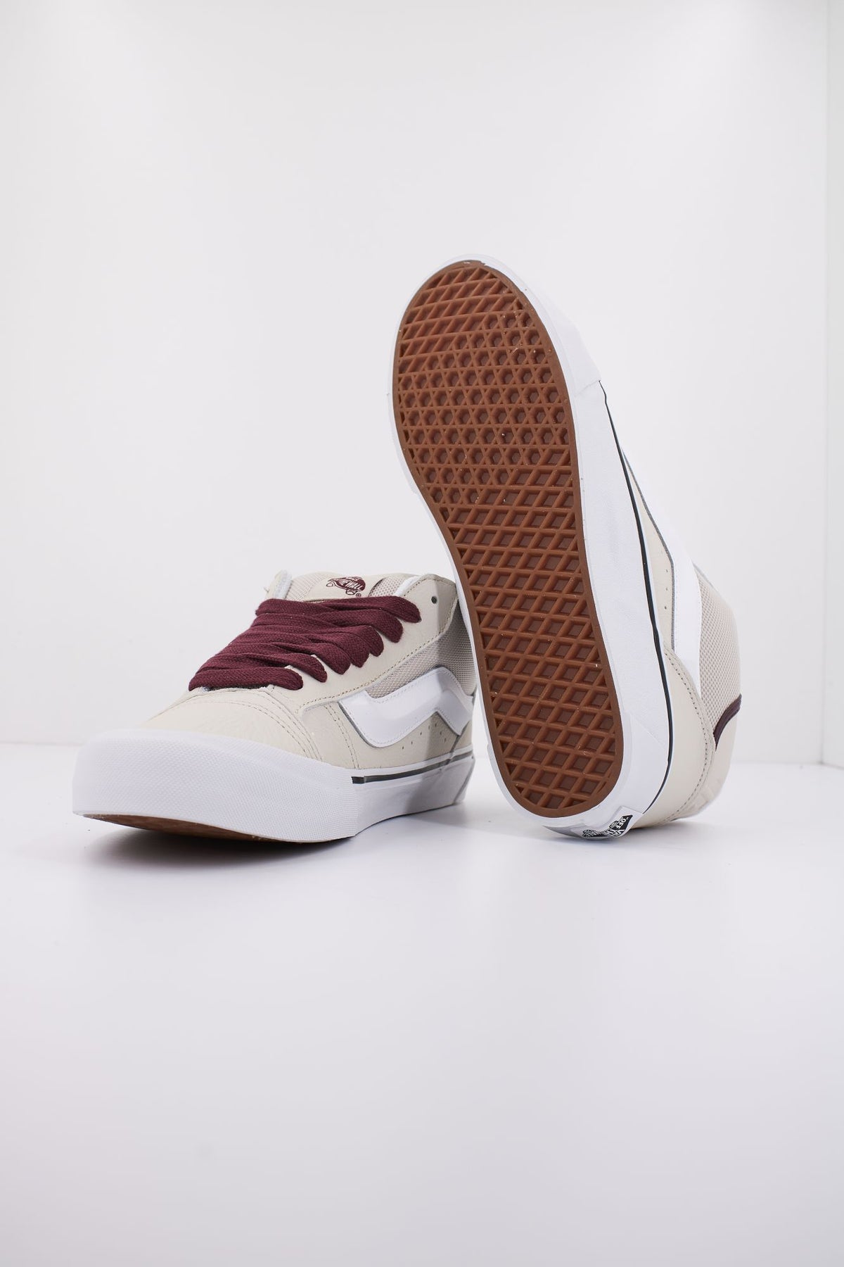 VANS KNU MID UTILITY VN000CQ9J921 en color BEIS (4)