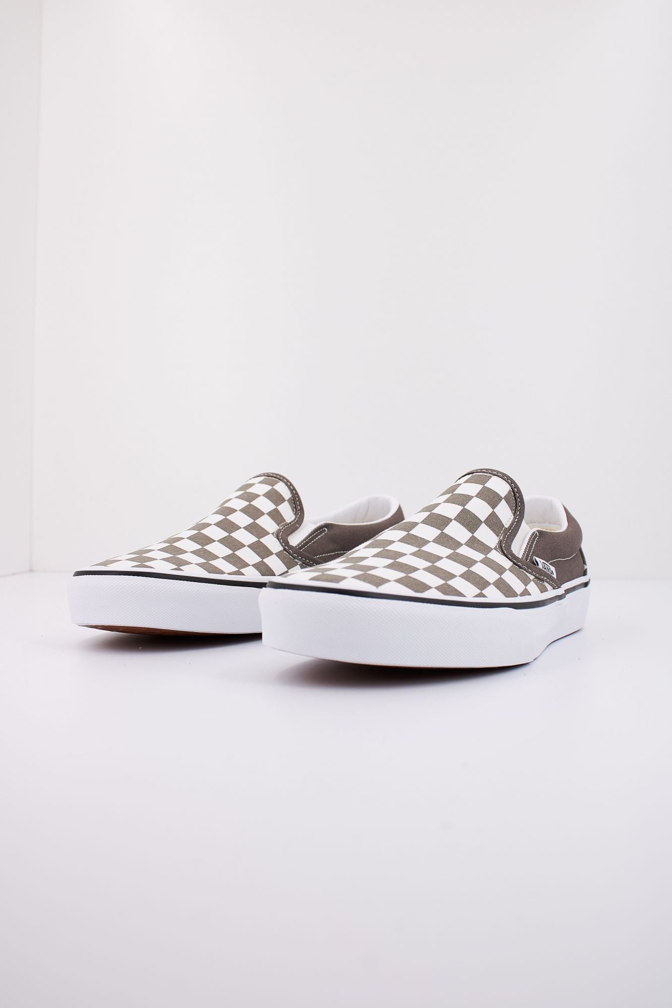 VANS CLASSIC SLIP-ON en color MARRON (2)