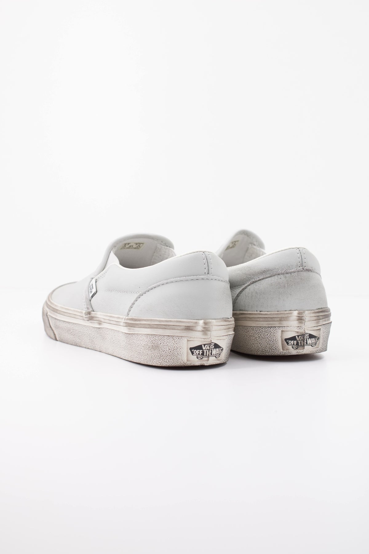 VANS CLASSIC SLIP-ON VN000BVZYP21 en color GRIS (4)