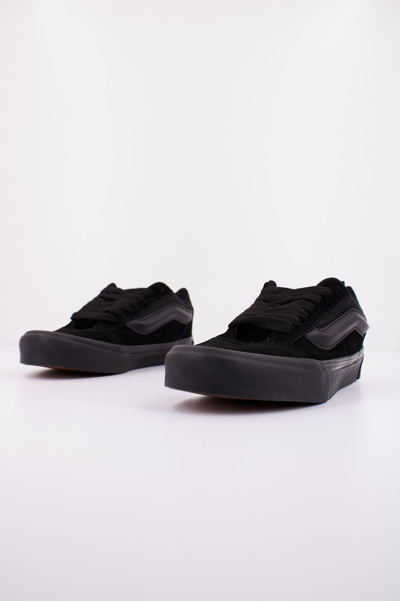 VANS KNU SKOOL en color NEGRO (2)