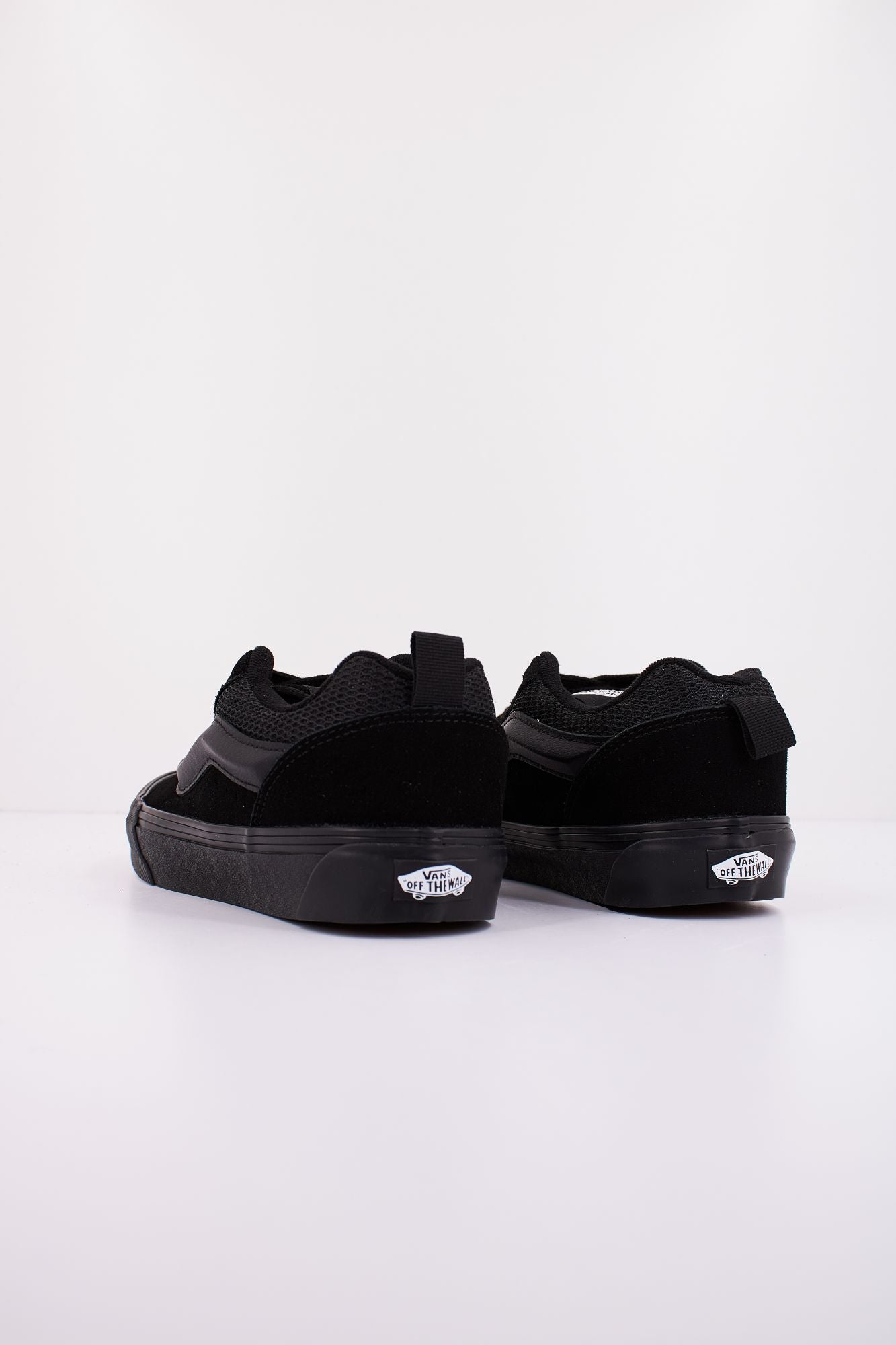 VANS KNU SKOOL en color NEGRO (3)