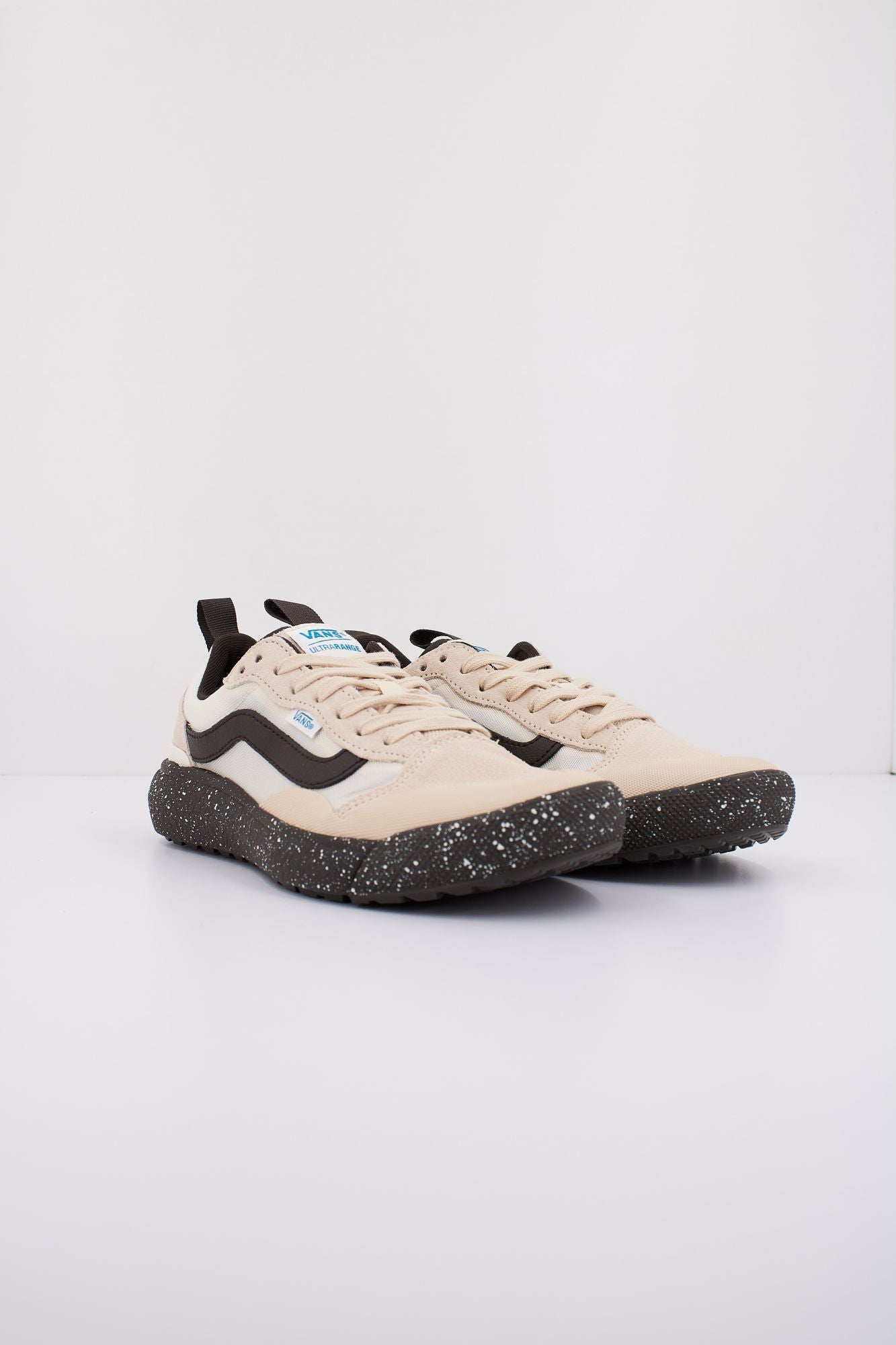 VANS MTE ULTRARANGE EXO SE en color BEIS (2)