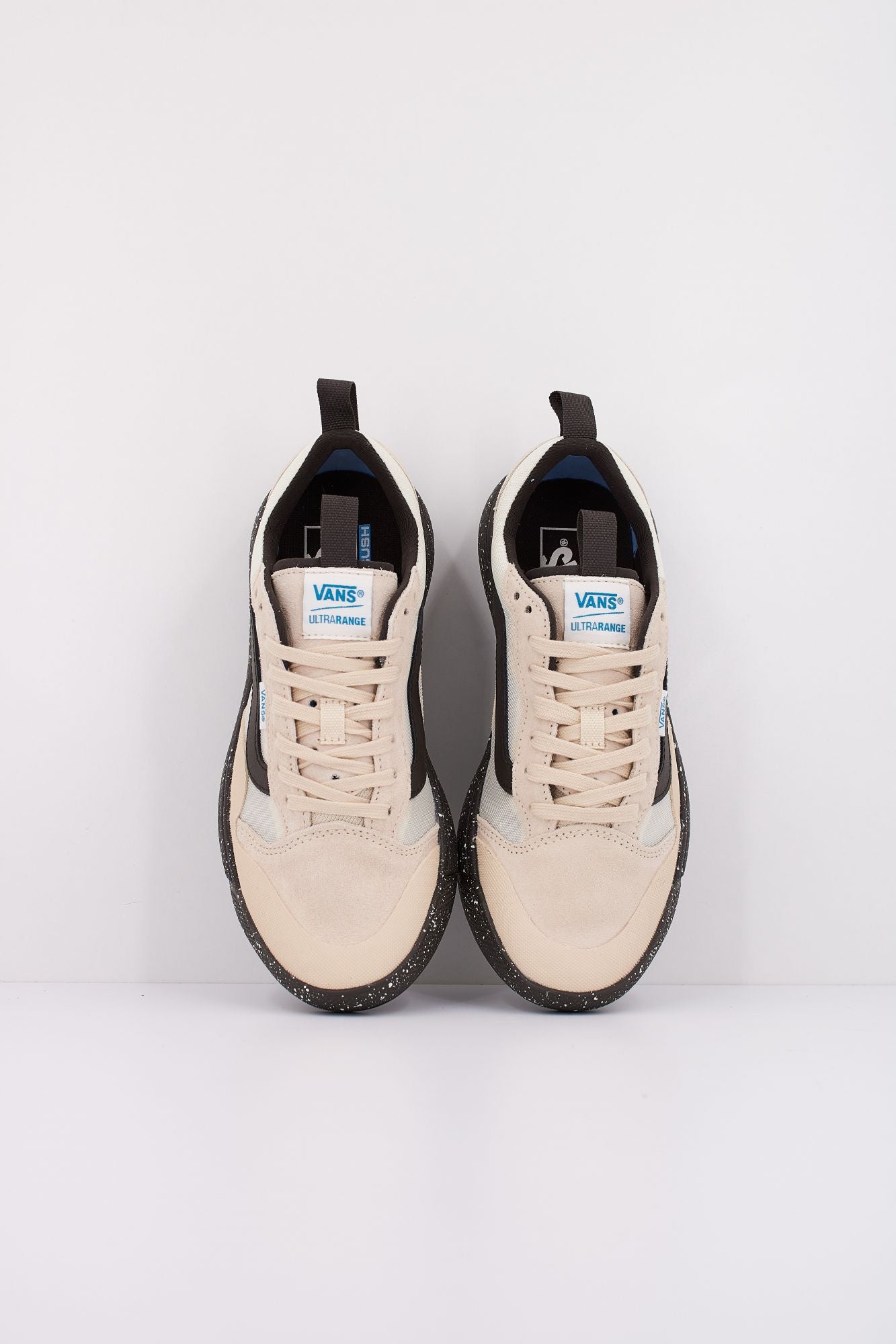 VANS MTE ULTRARANGE EXO SE en color BEIS (3)