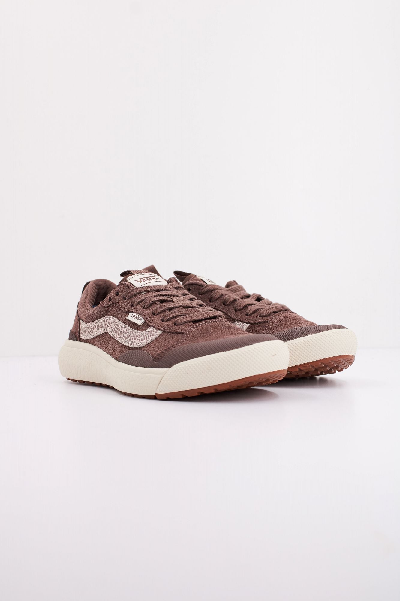 VANS MTE ULTRARANGE EXO SE en color MARRON (2)