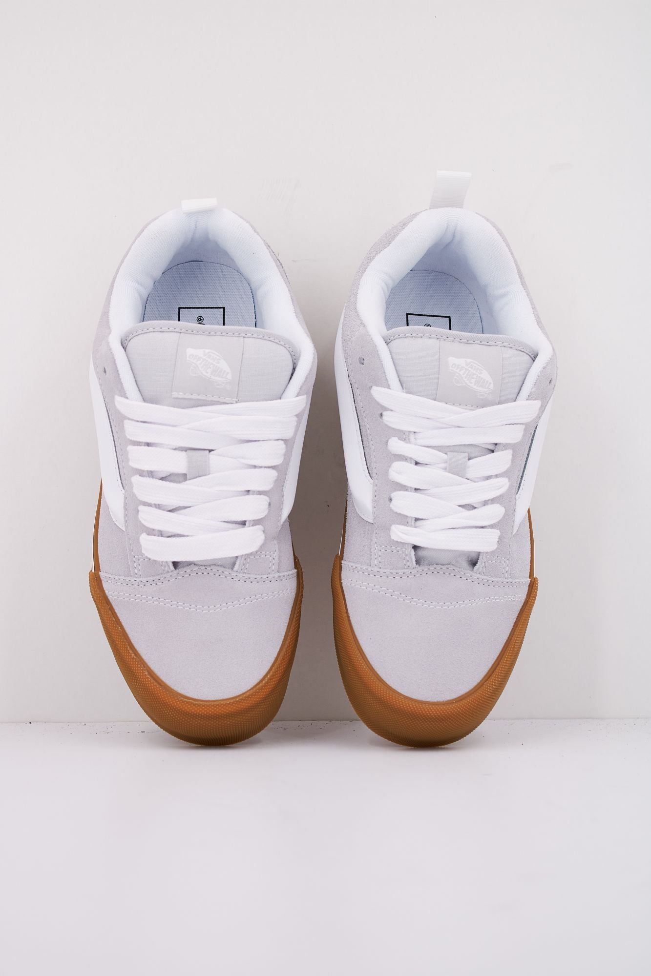 VANS KNU SKOOL en color GRIS (3)