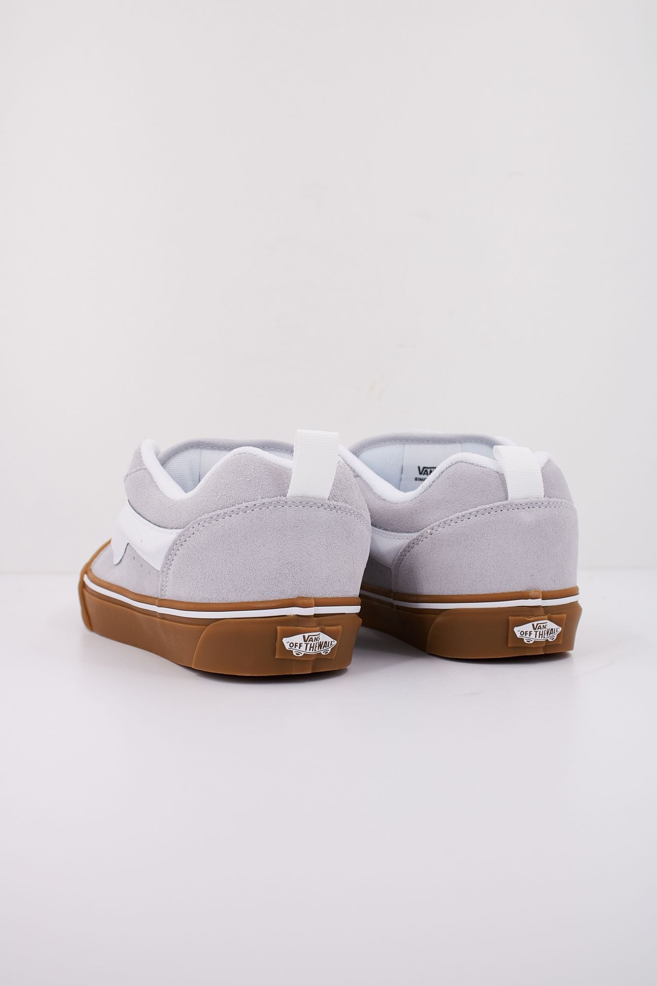 VANS KNU SKOOL en color GRIS (4)