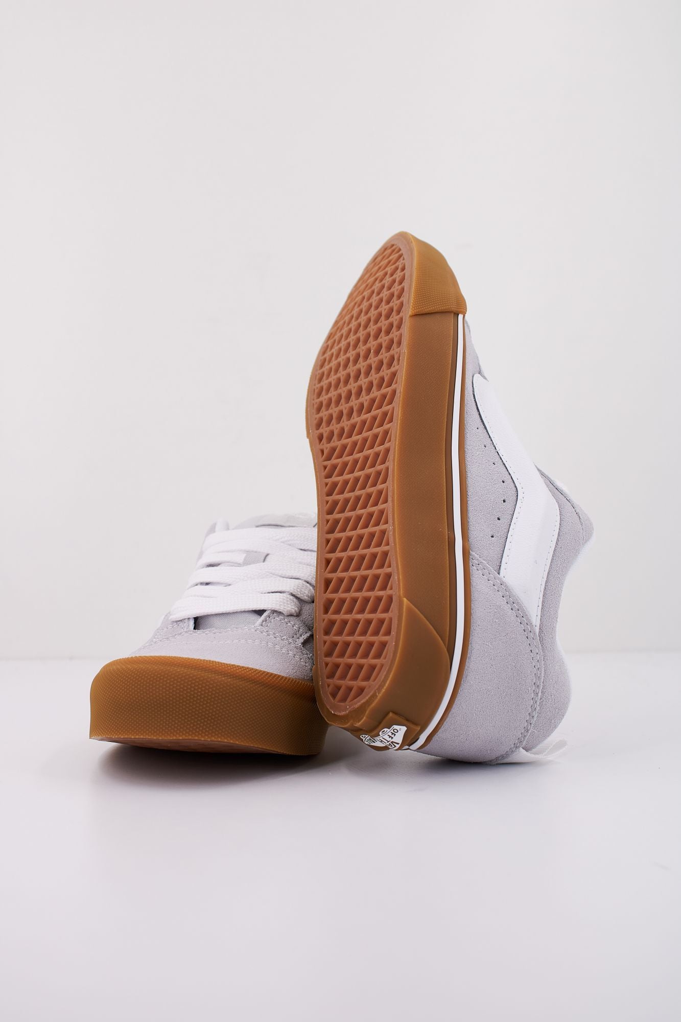 VANS KNU SKOOL en color GRIS (5)