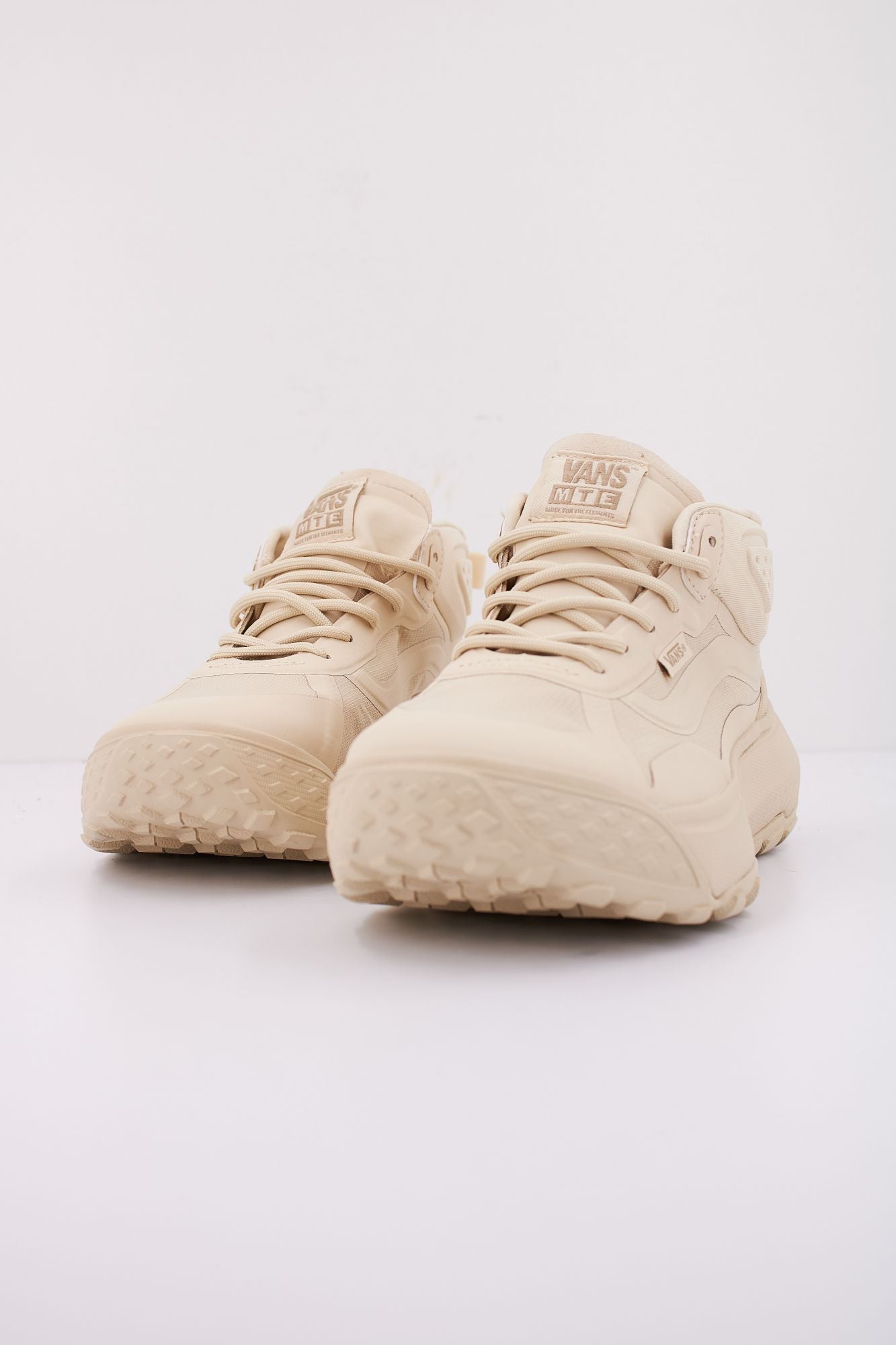 VANS MTE CROSSPATH MID en color BEIS (2)