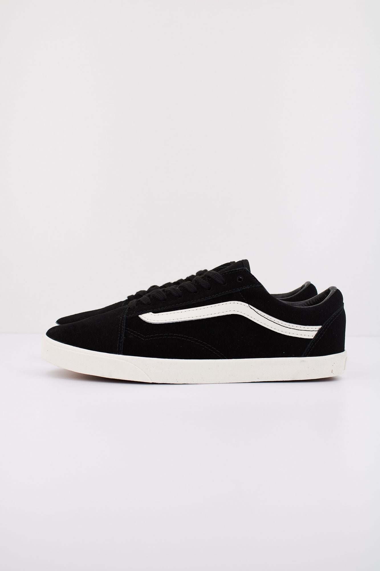 VANS OLD SKOOL LOWPRO VN000D0E1KP1 en color NEGRO (1)