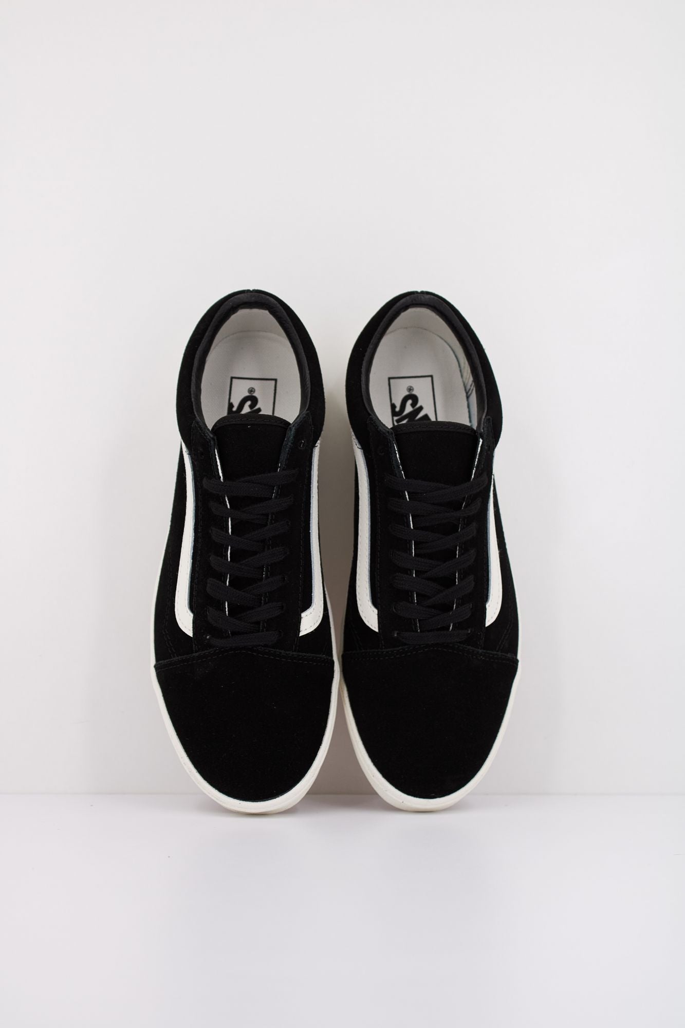 VANS OLD SKOOL LOWPRO VN000D0E1KP1 en color NEGRO (3)