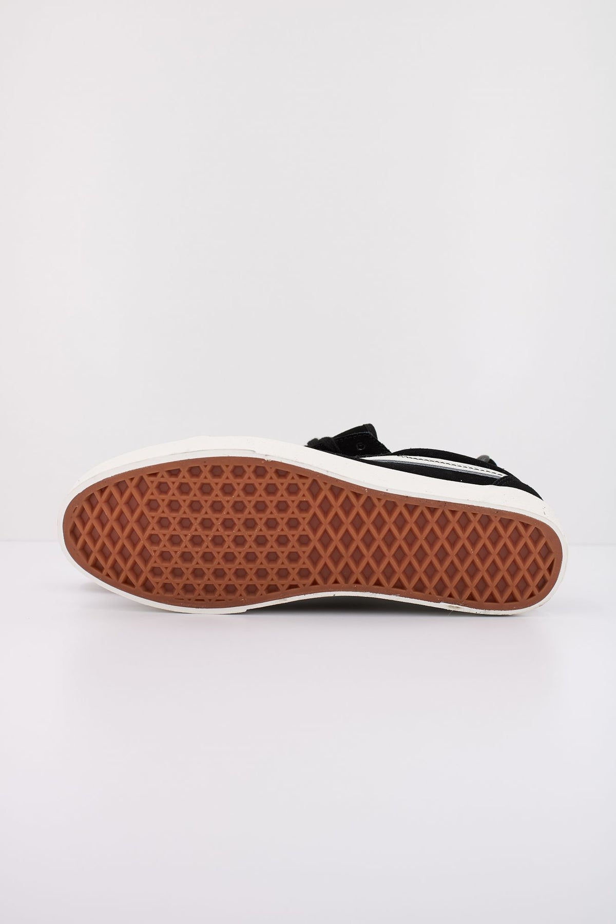 VANS OLD SKOOL LOWPRO VN000D0E1KP1 en color NEGRO (5)