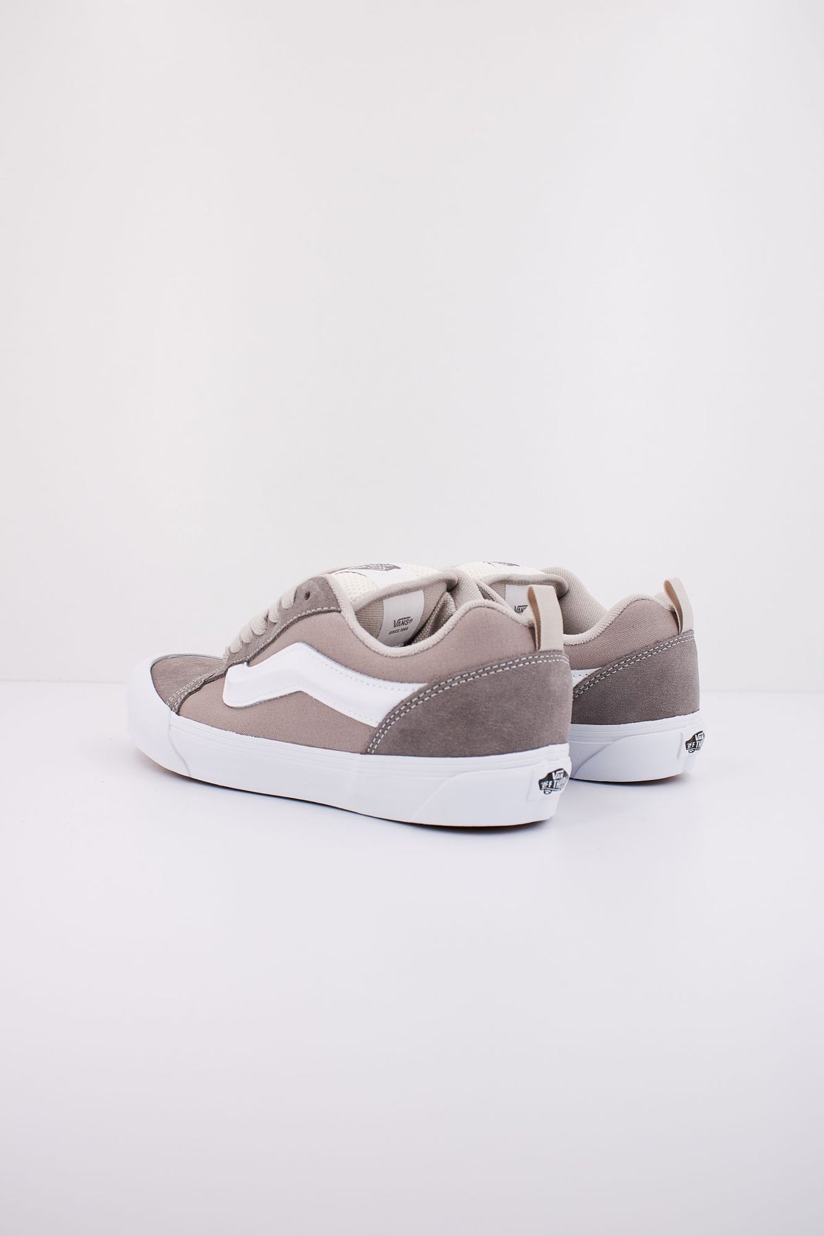 VANS KNU SKOOL VN000CS0BGG1 en color GRIS (4)