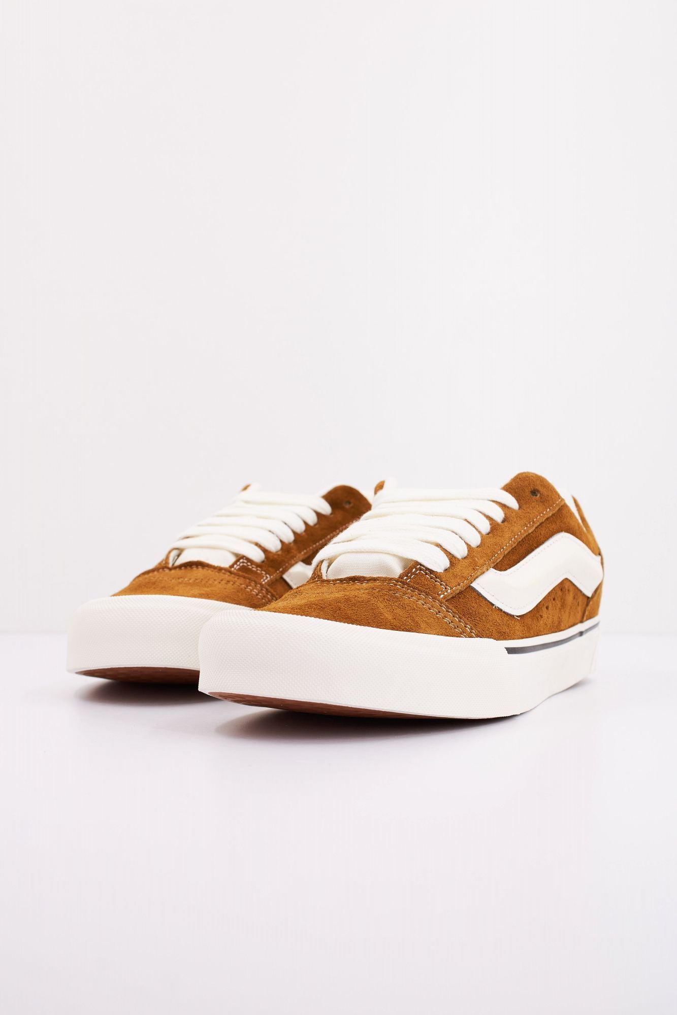 VANS KNU SKOOL en color MARRON (2)