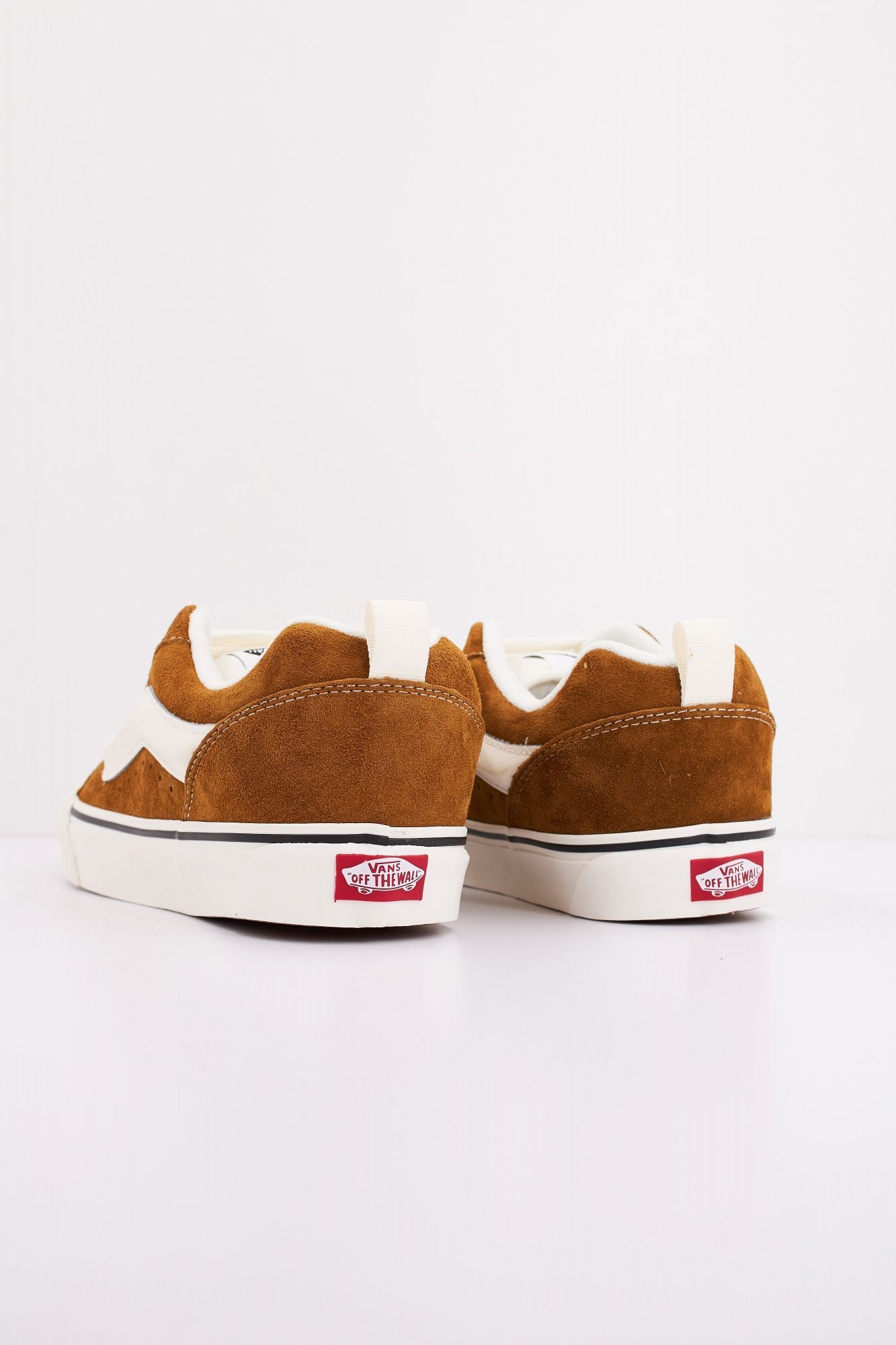 VANS KNU SKOOL en color MARRON (4)
